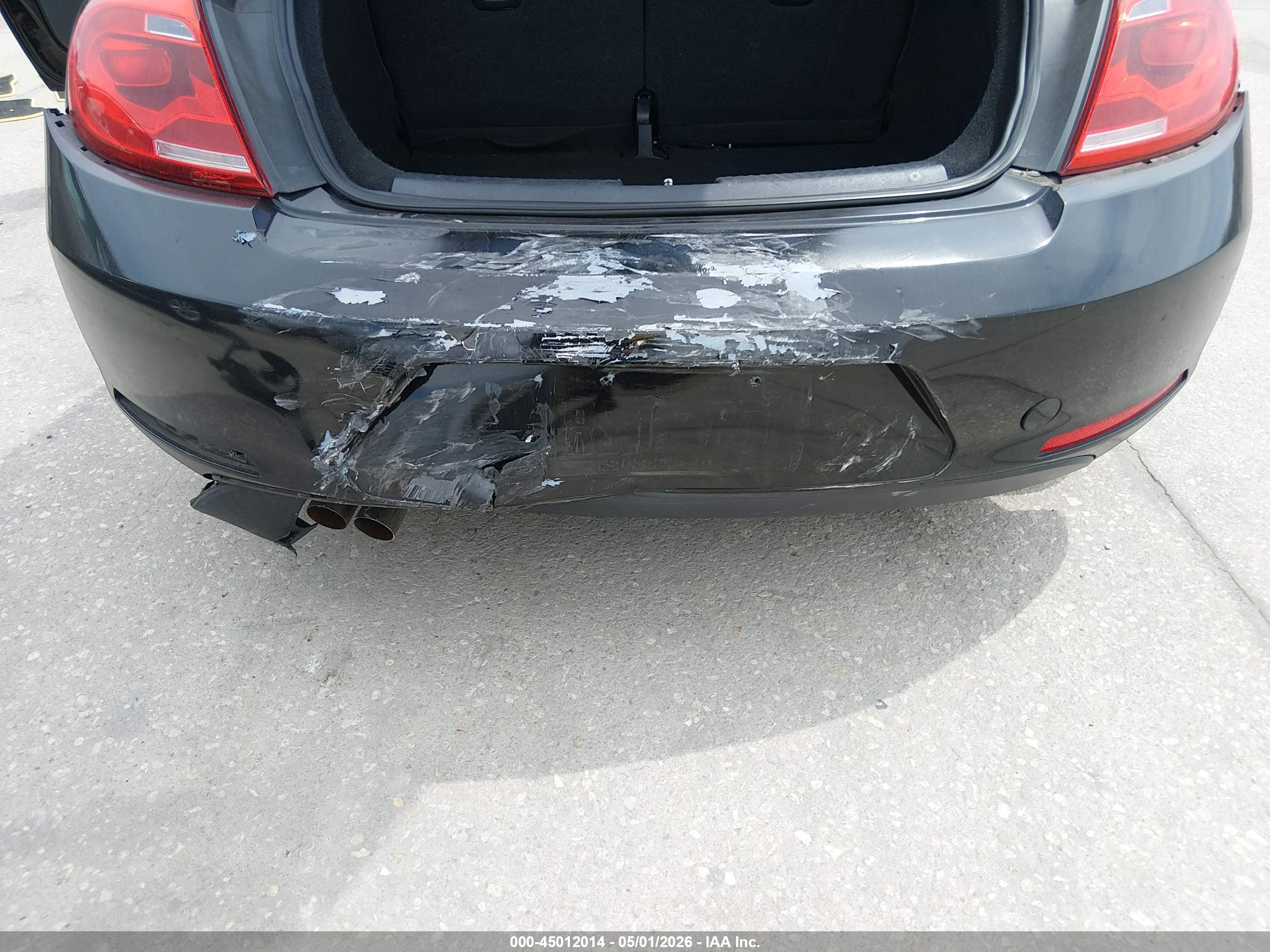 VOLKSWAGEN BEETLE image 6