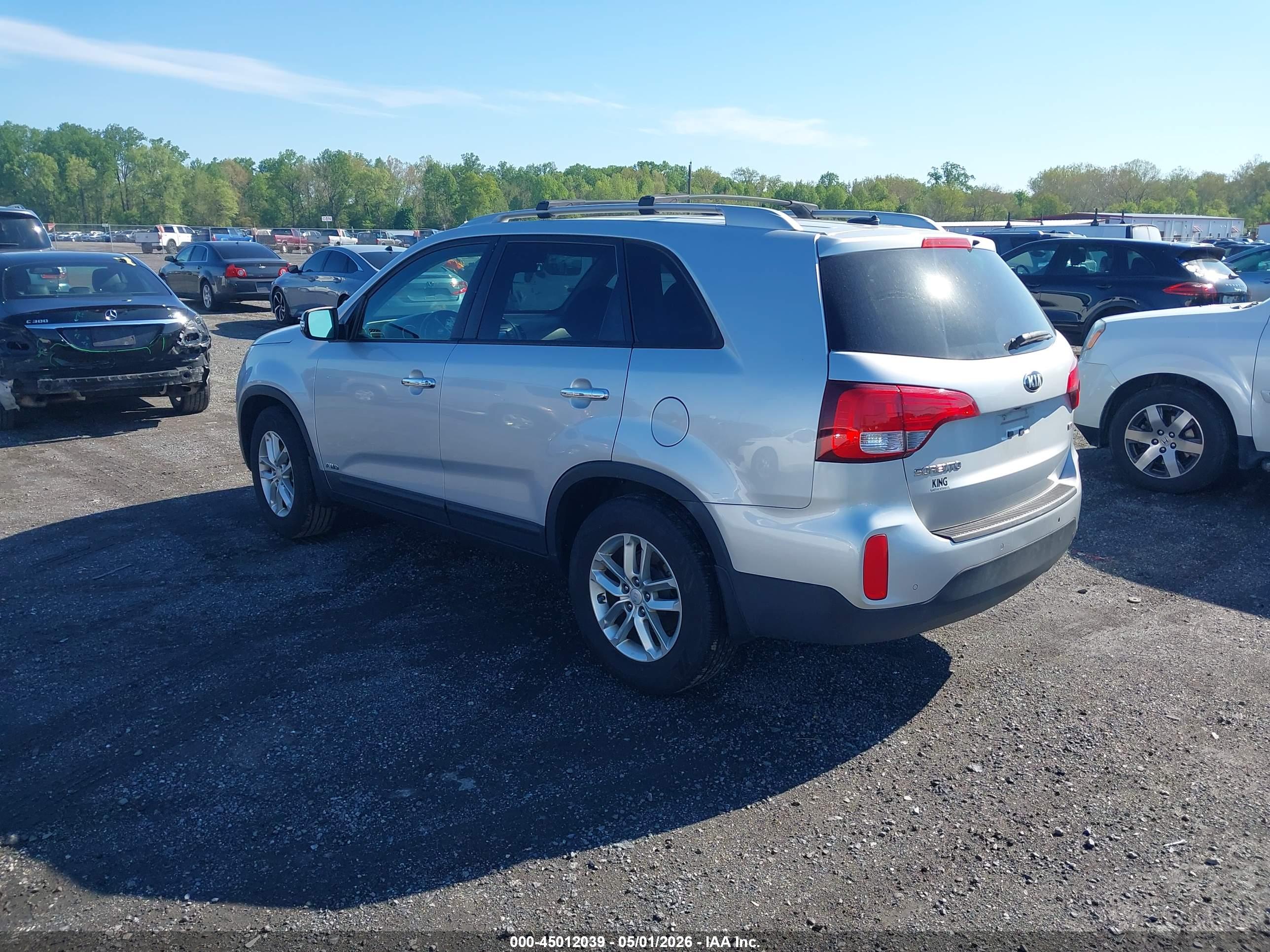 KIA SORENTO image 3