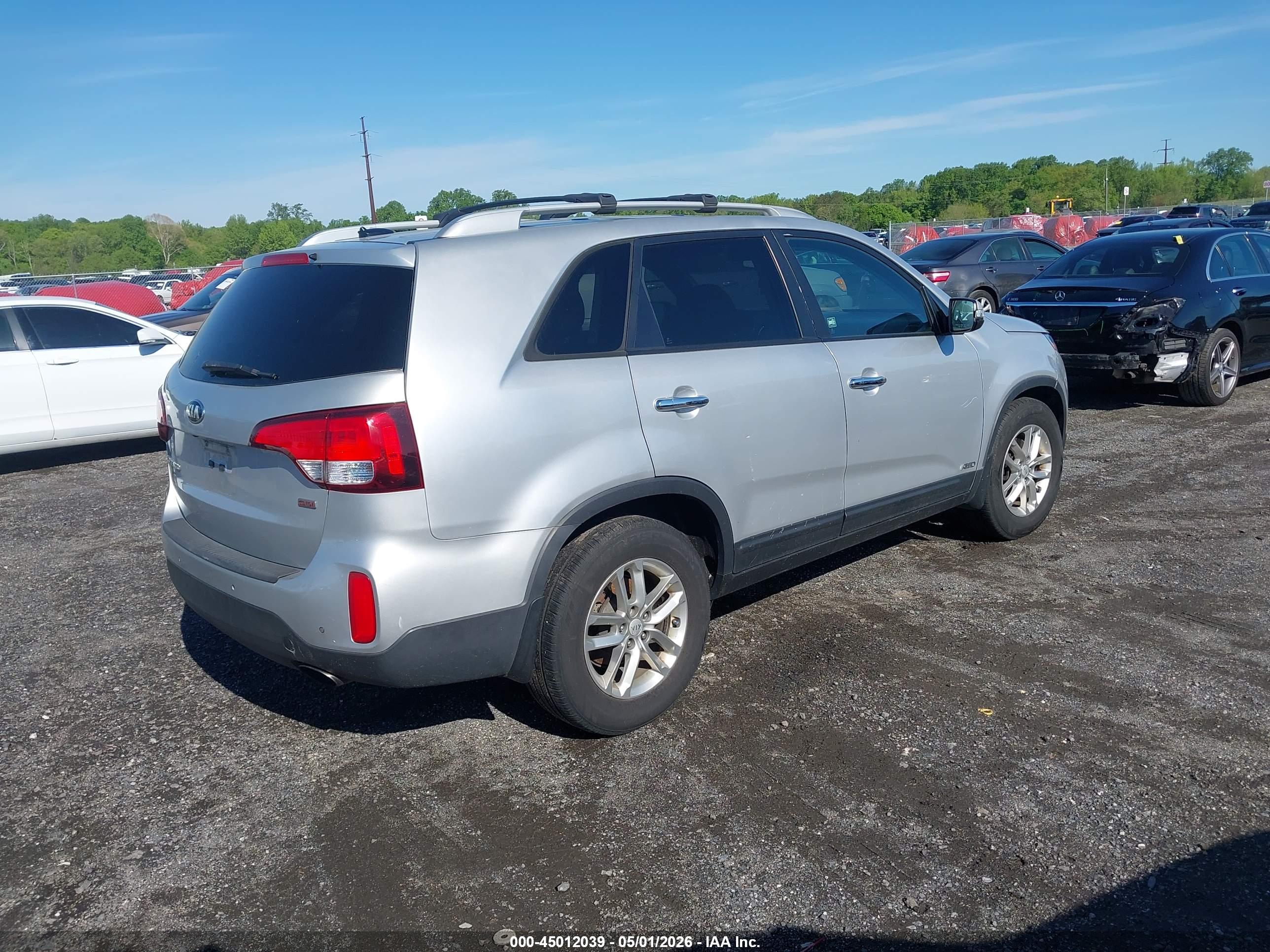 KIA SORENTO image 4