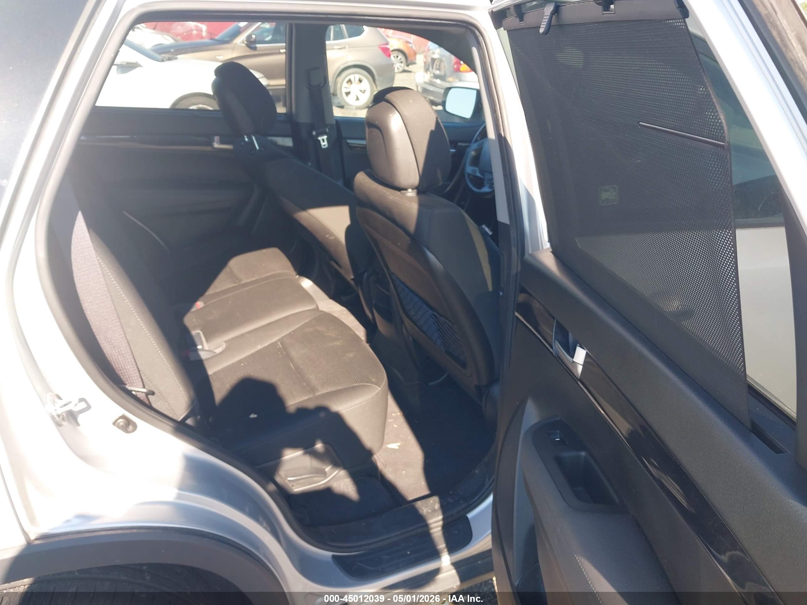 KIA SORENTO image 8