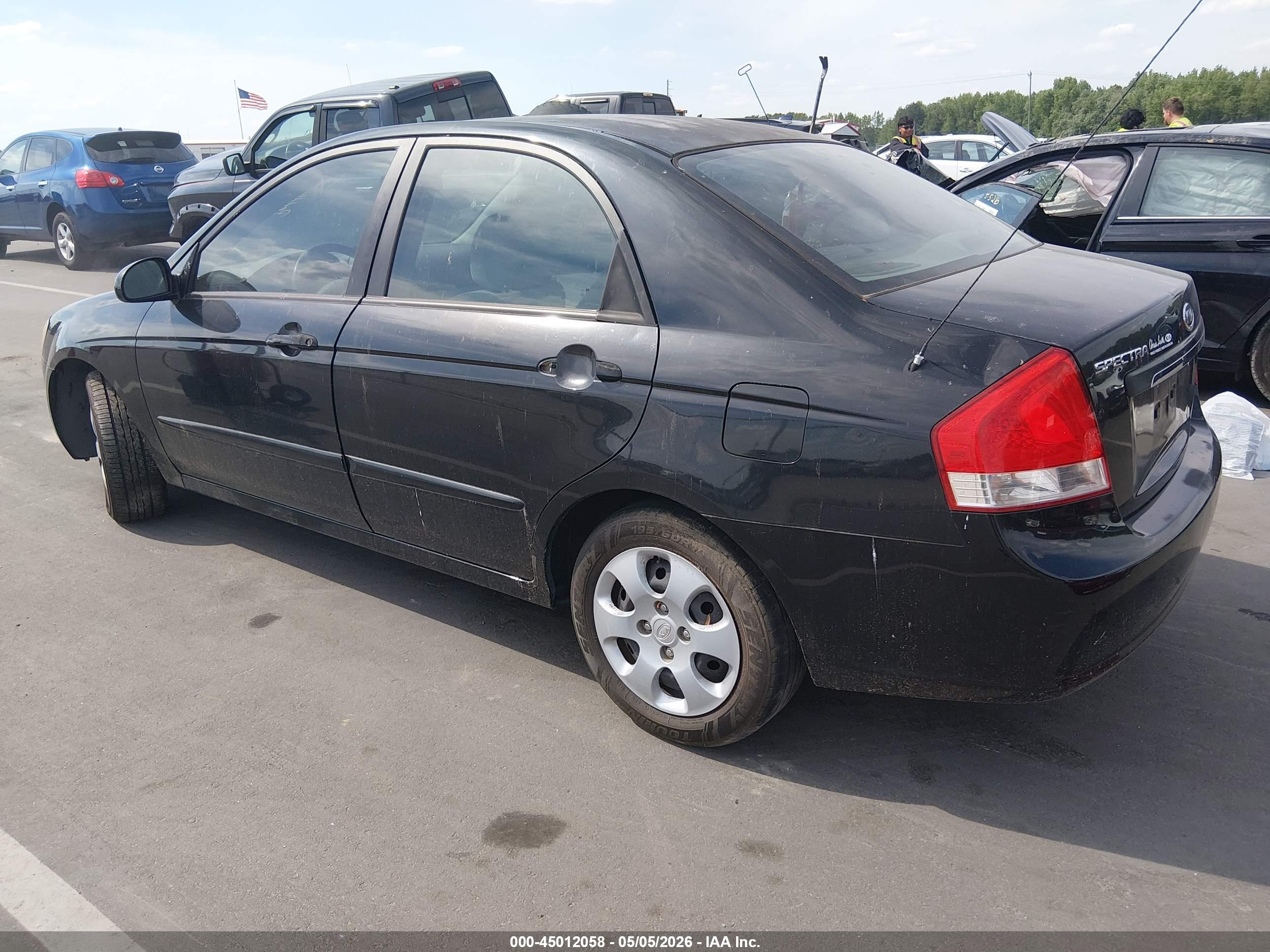 KIA SPECTRA image 3