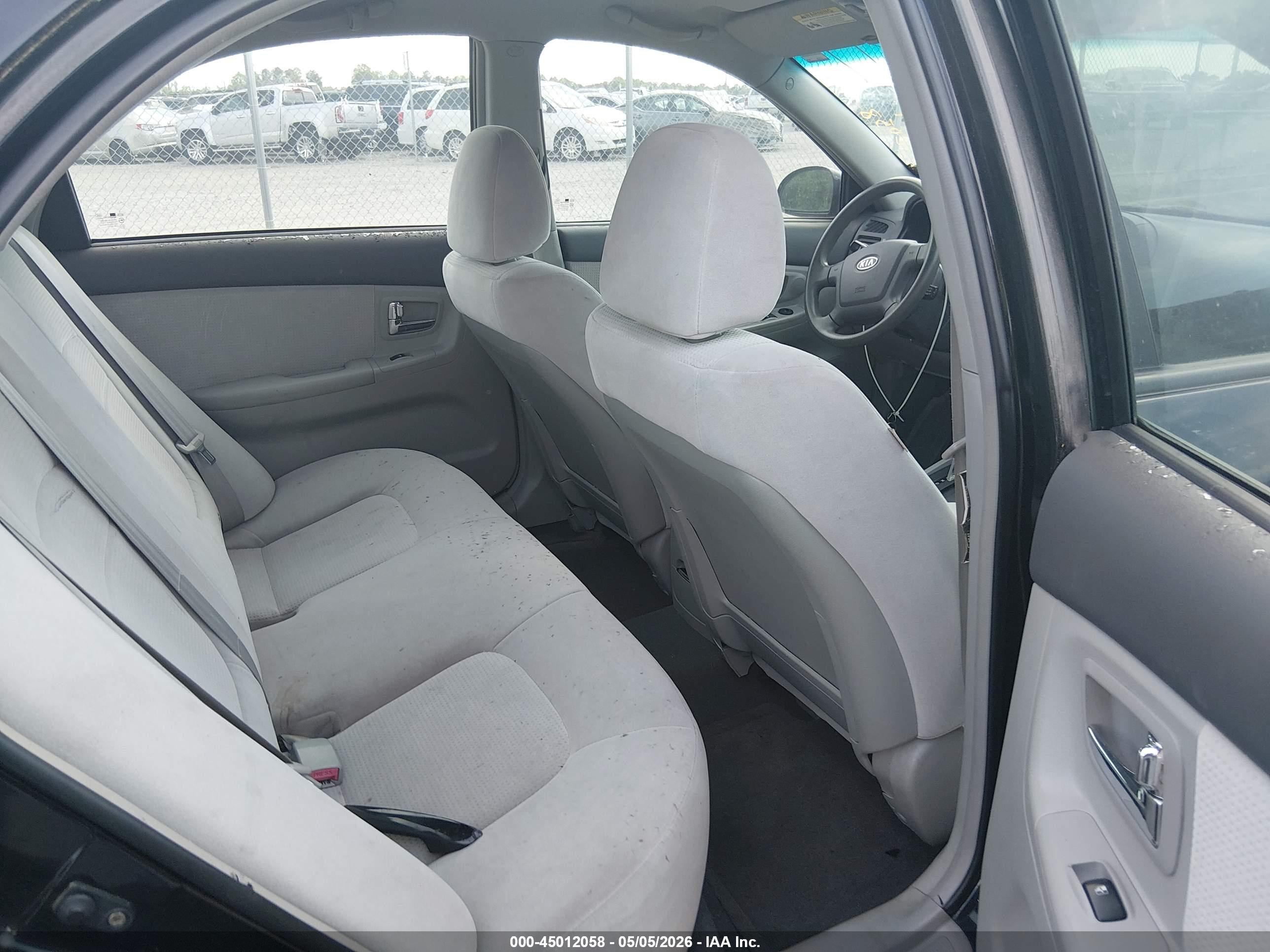 KIA SPECTRA image 8