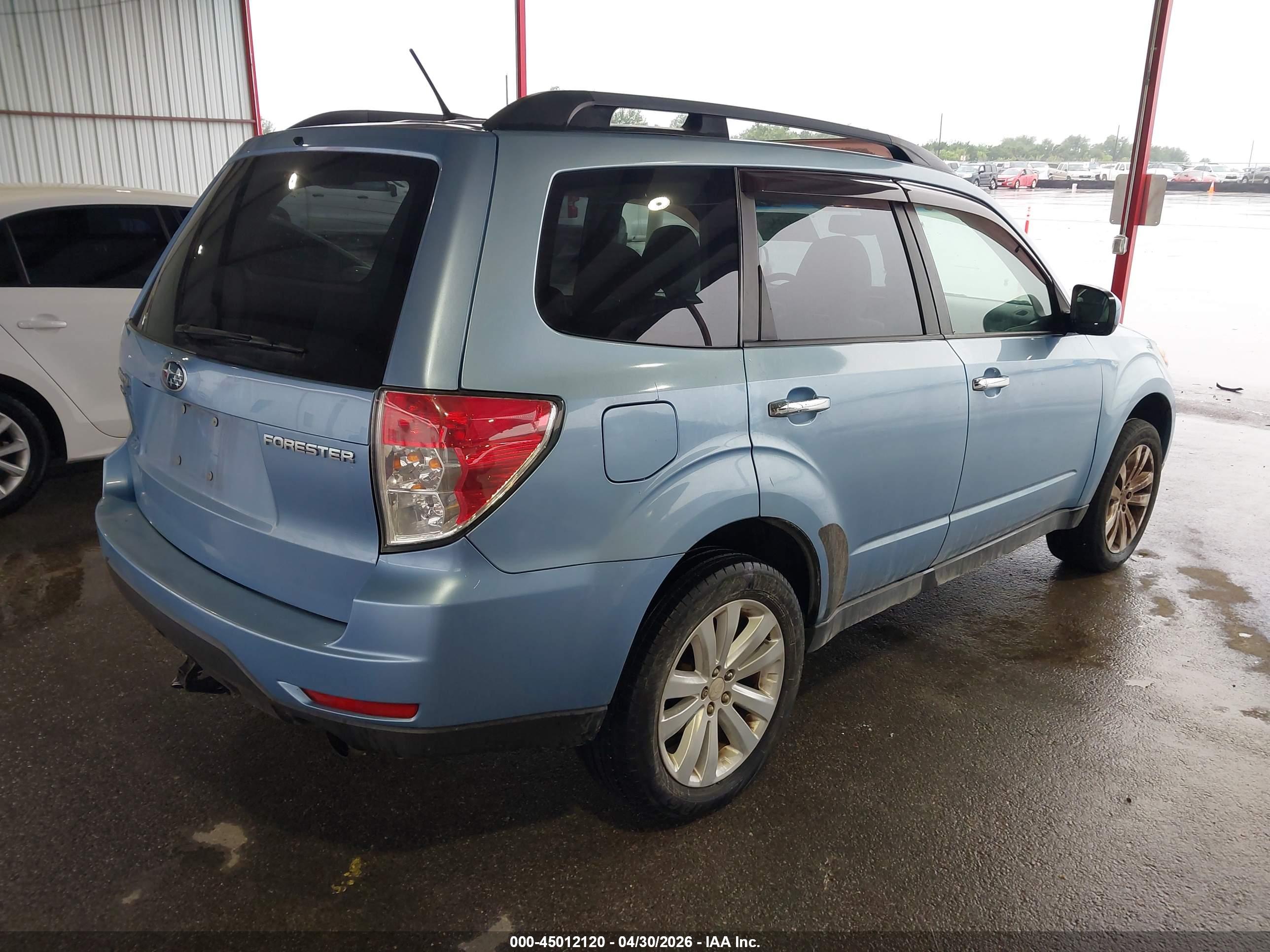 SUBARU FORESTER image 4