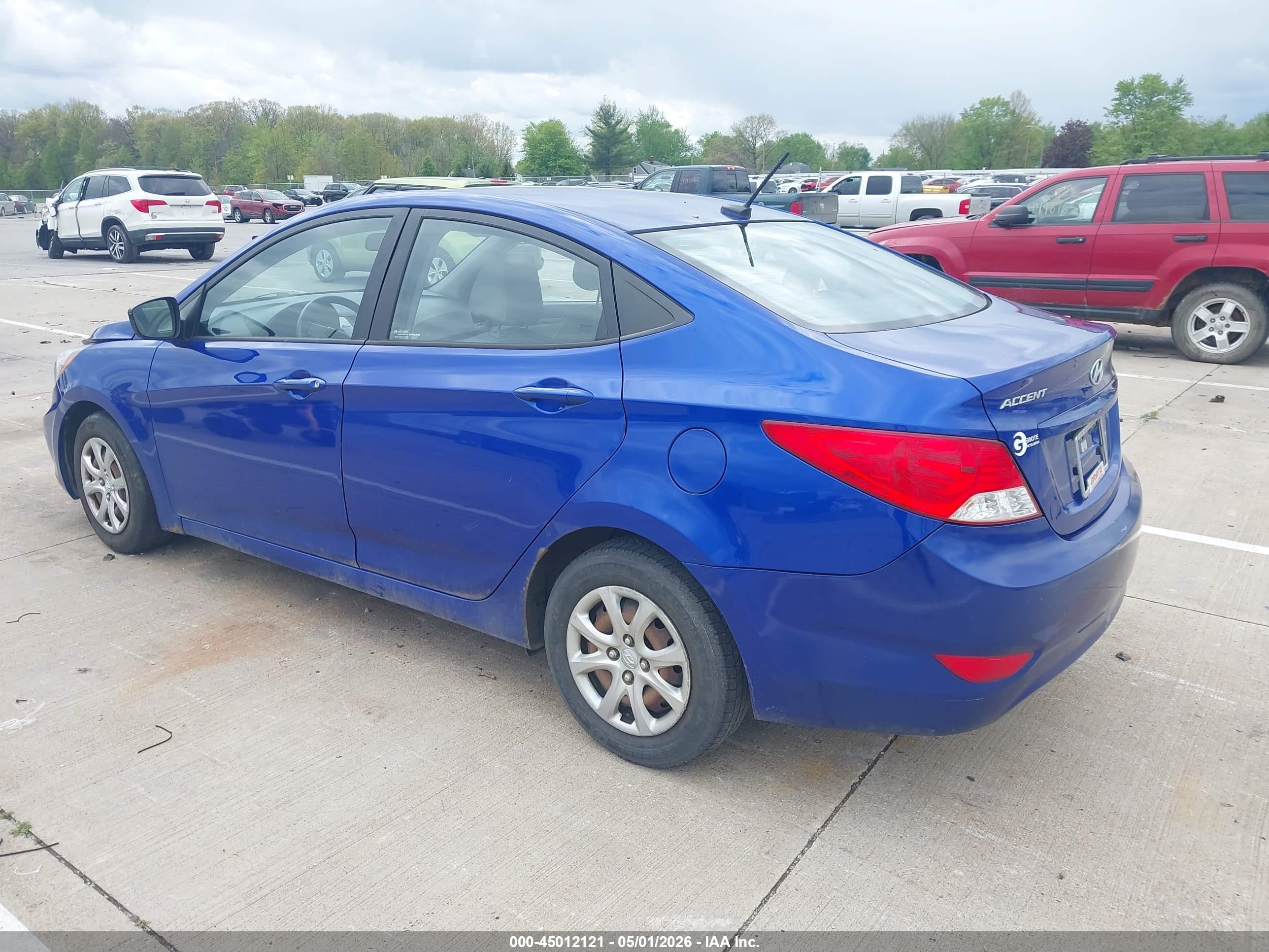 HYUNDAI ACCENT image 3