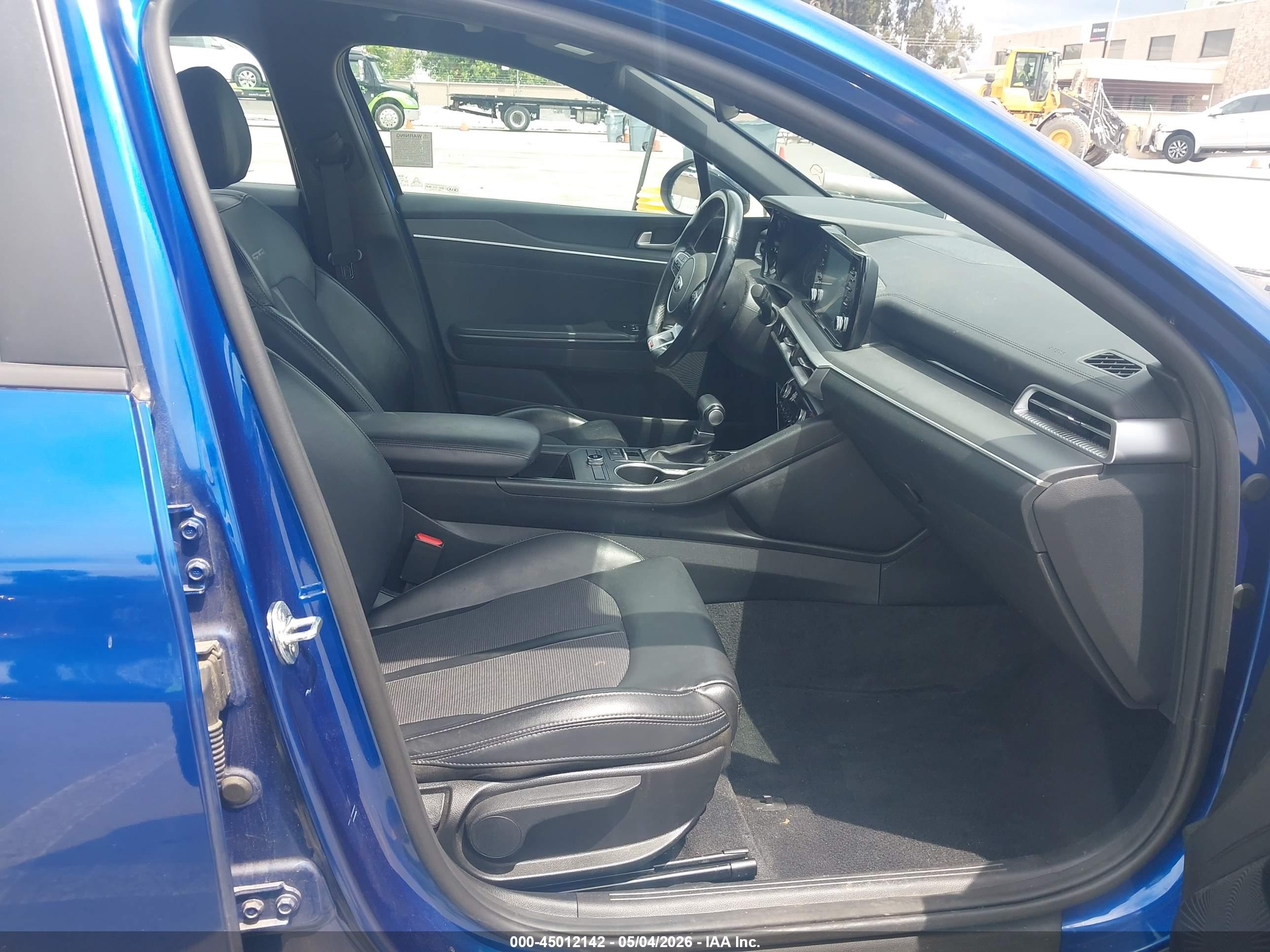 KIA K5 image 5