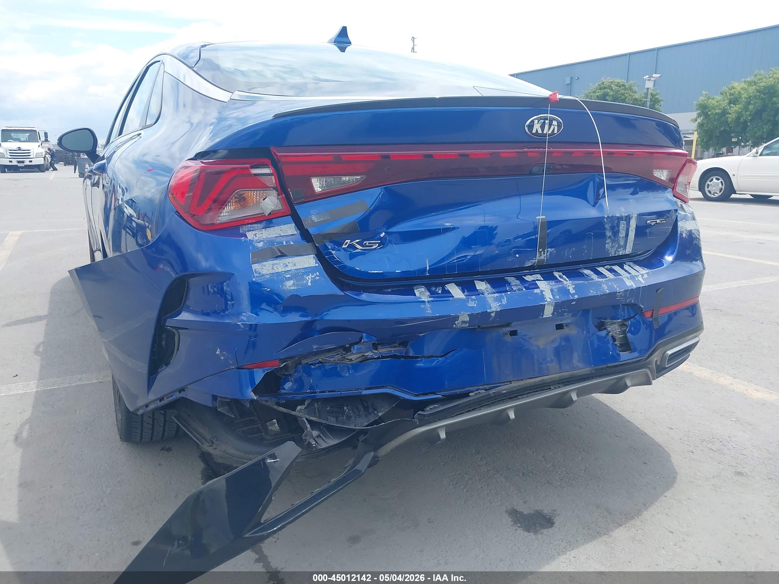 KIA K5 image 6