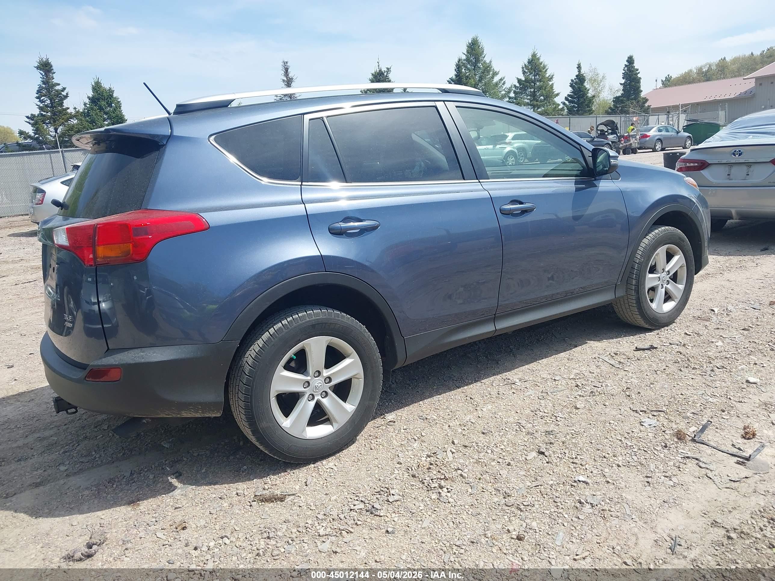 TOYOTA RAV4 image 4