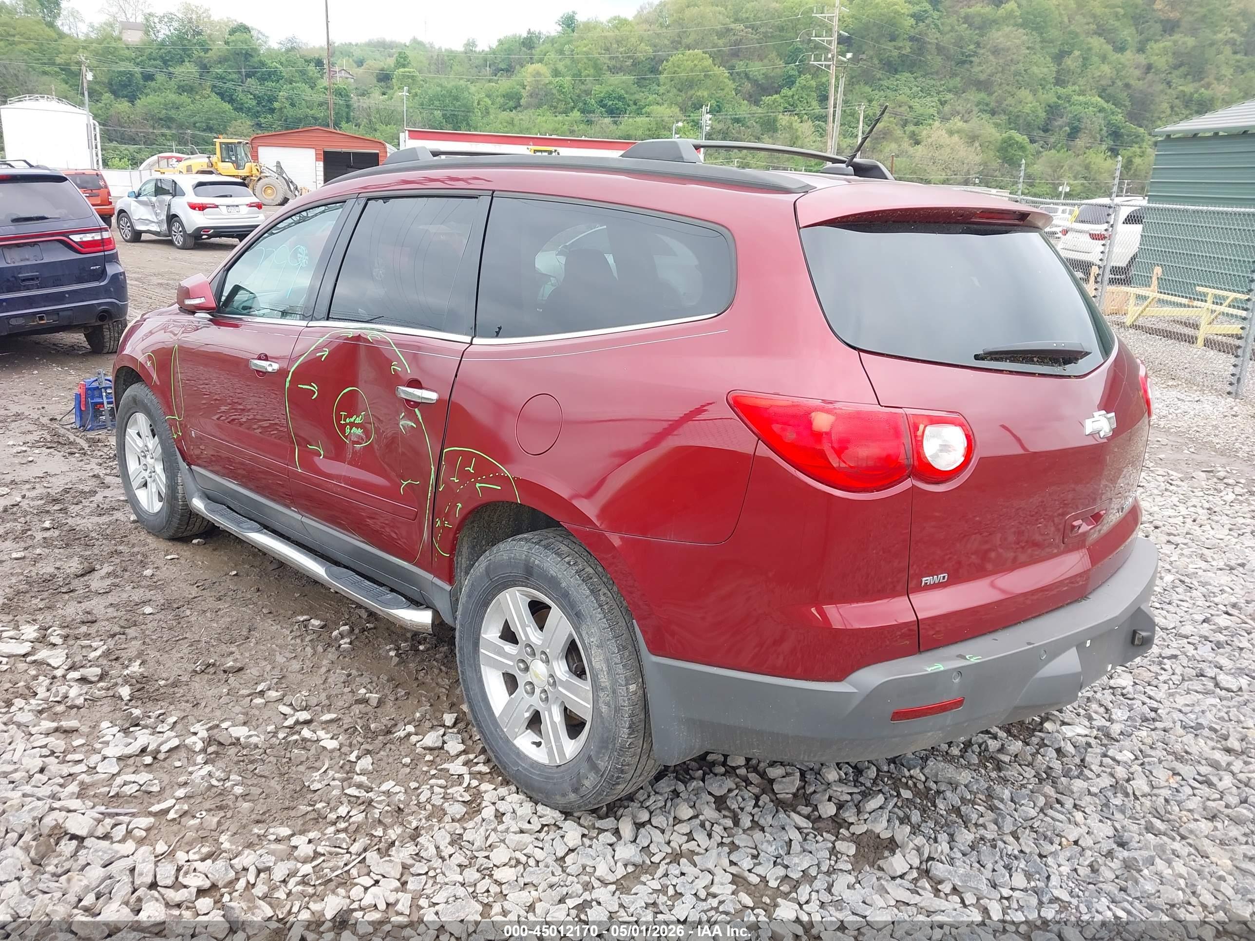 CHEVROLET TRAVERSE image 3