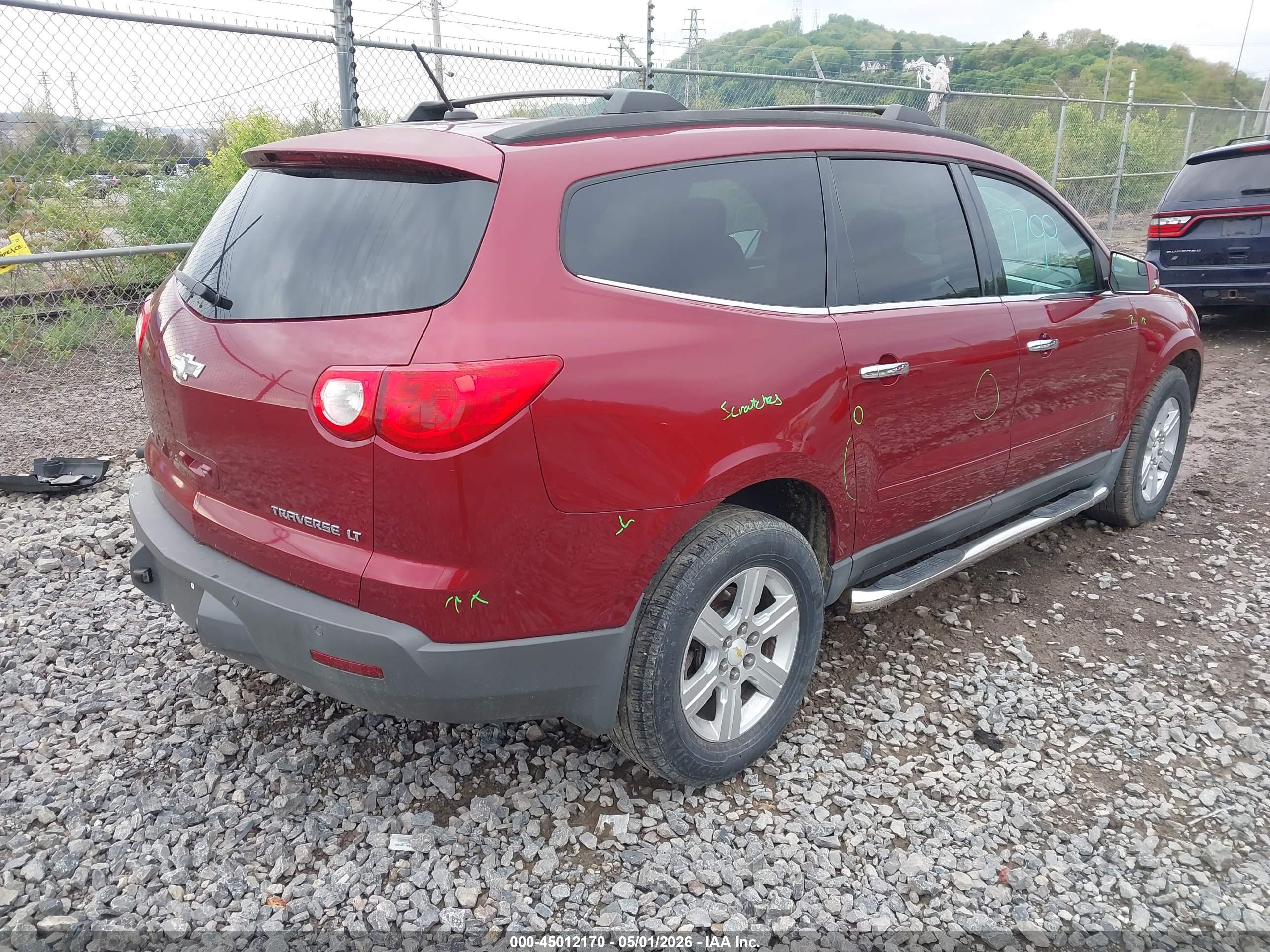 CHEVROLET TRAVERSE image 4