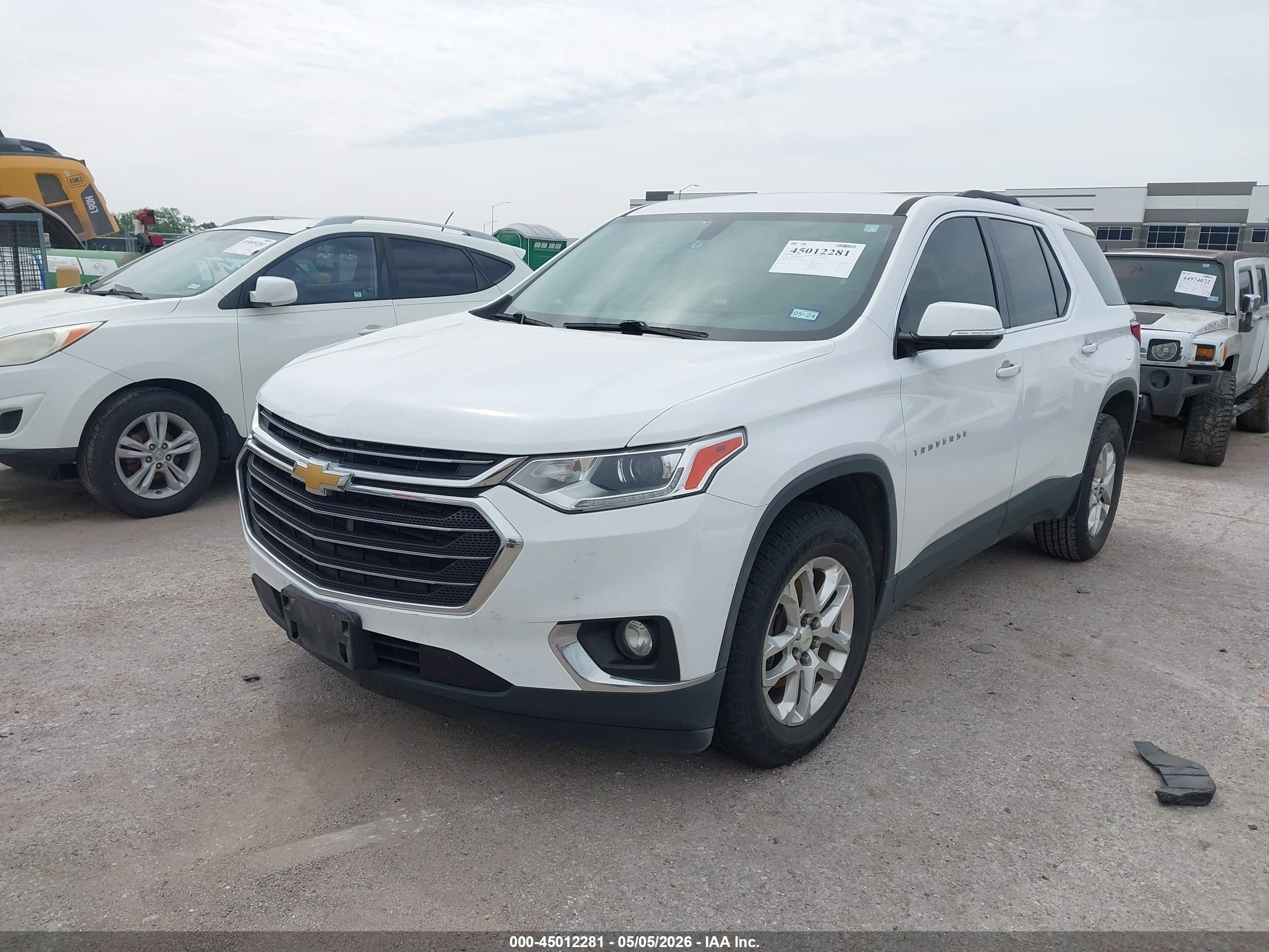 CHEVROLET TRAVERSE image 2