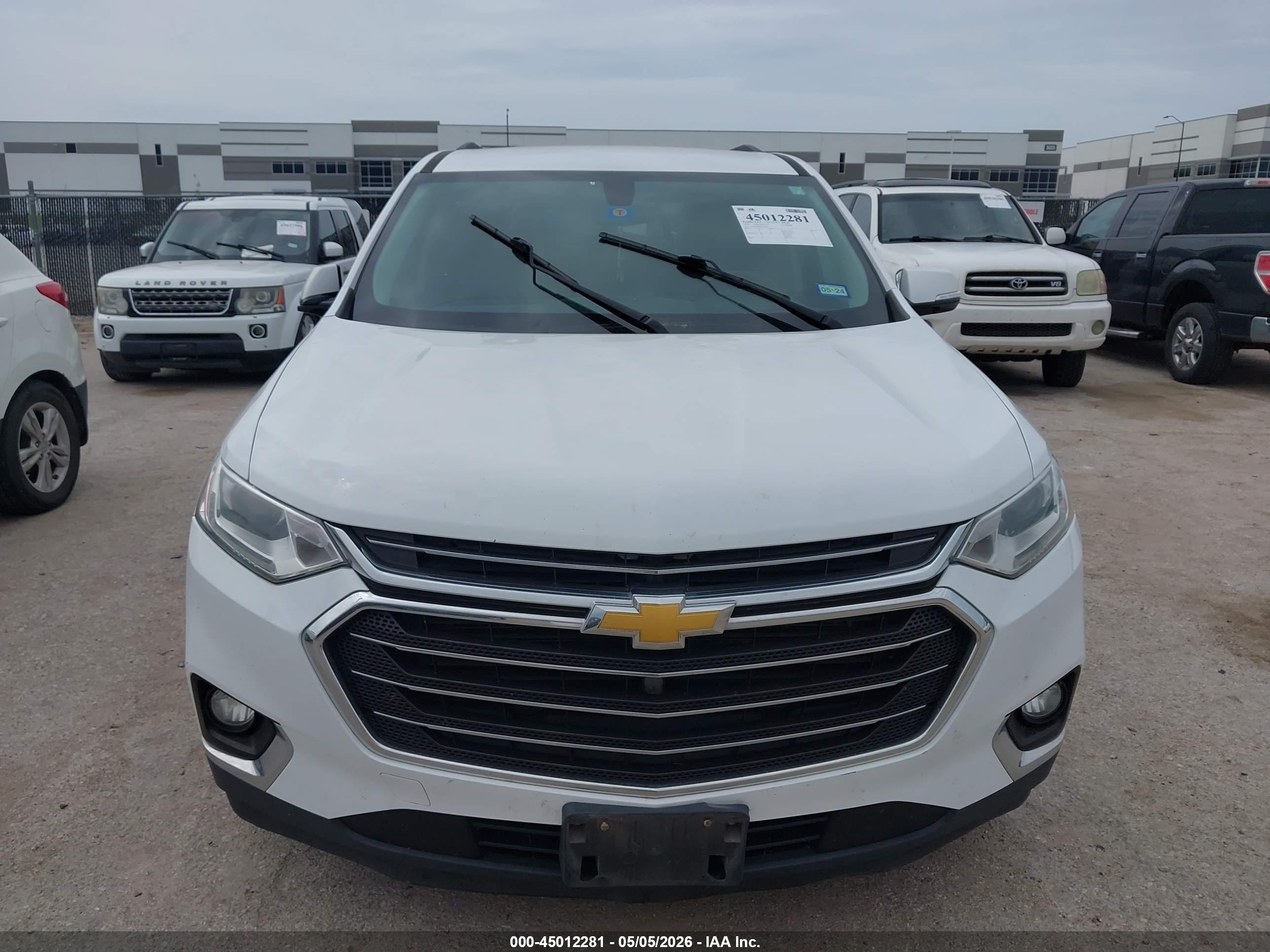 CHEVROLET TRAVERSE image 6