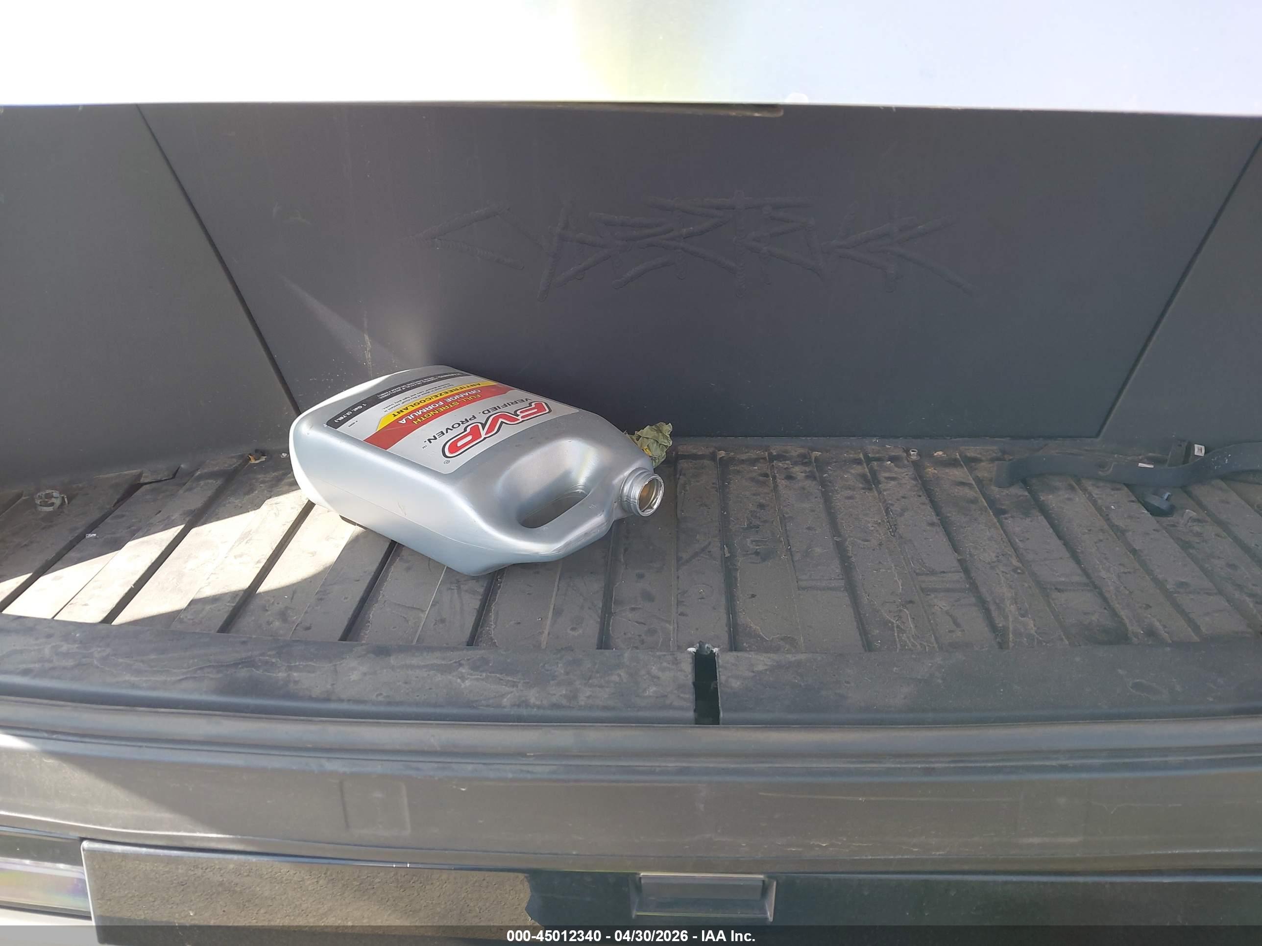 TESLA CYBERTRUCK image 10