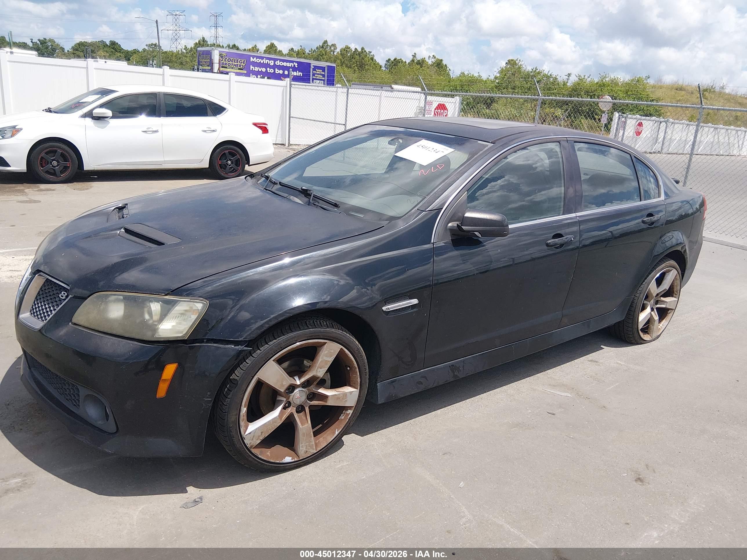 PONTIAC G8 image 2
