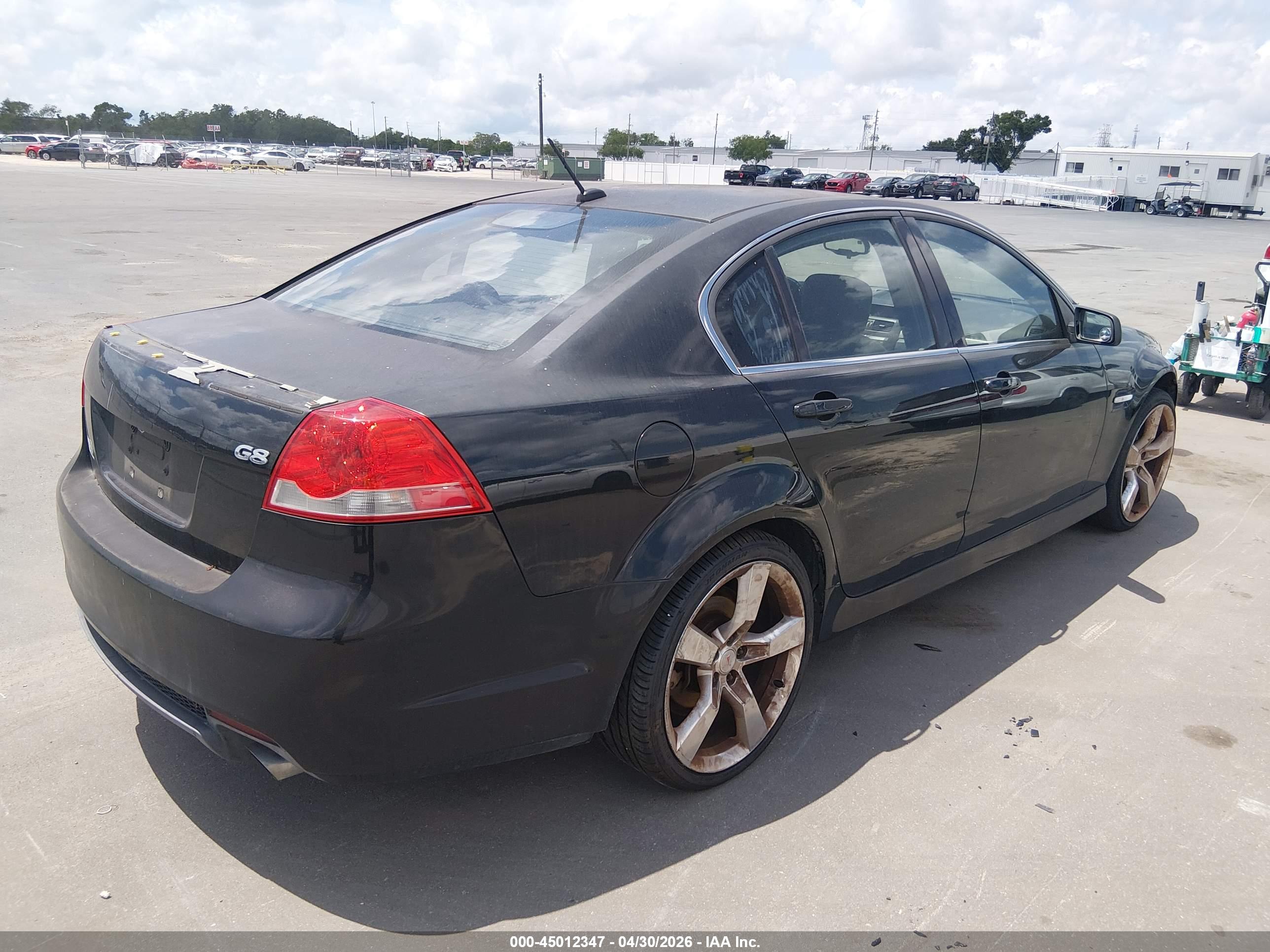 PONTIAC G8 image 4