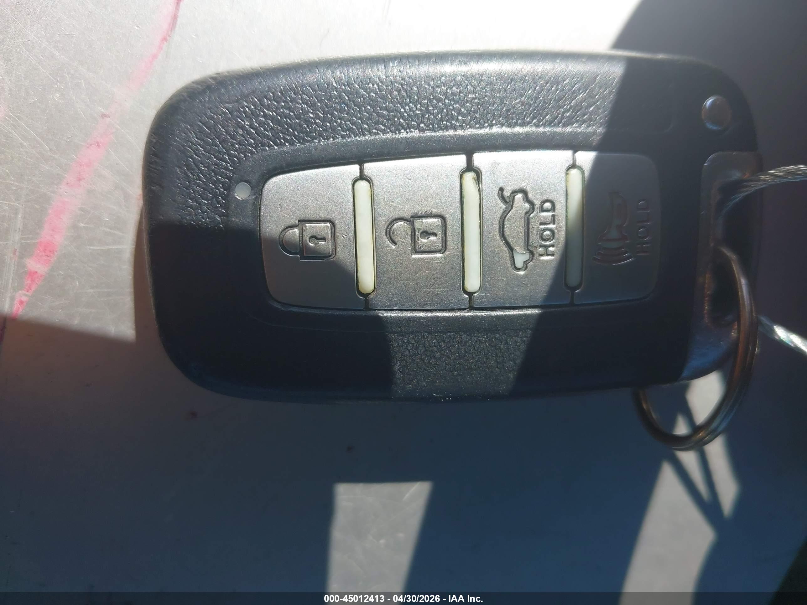 HYUNDAI GENESIS image 11