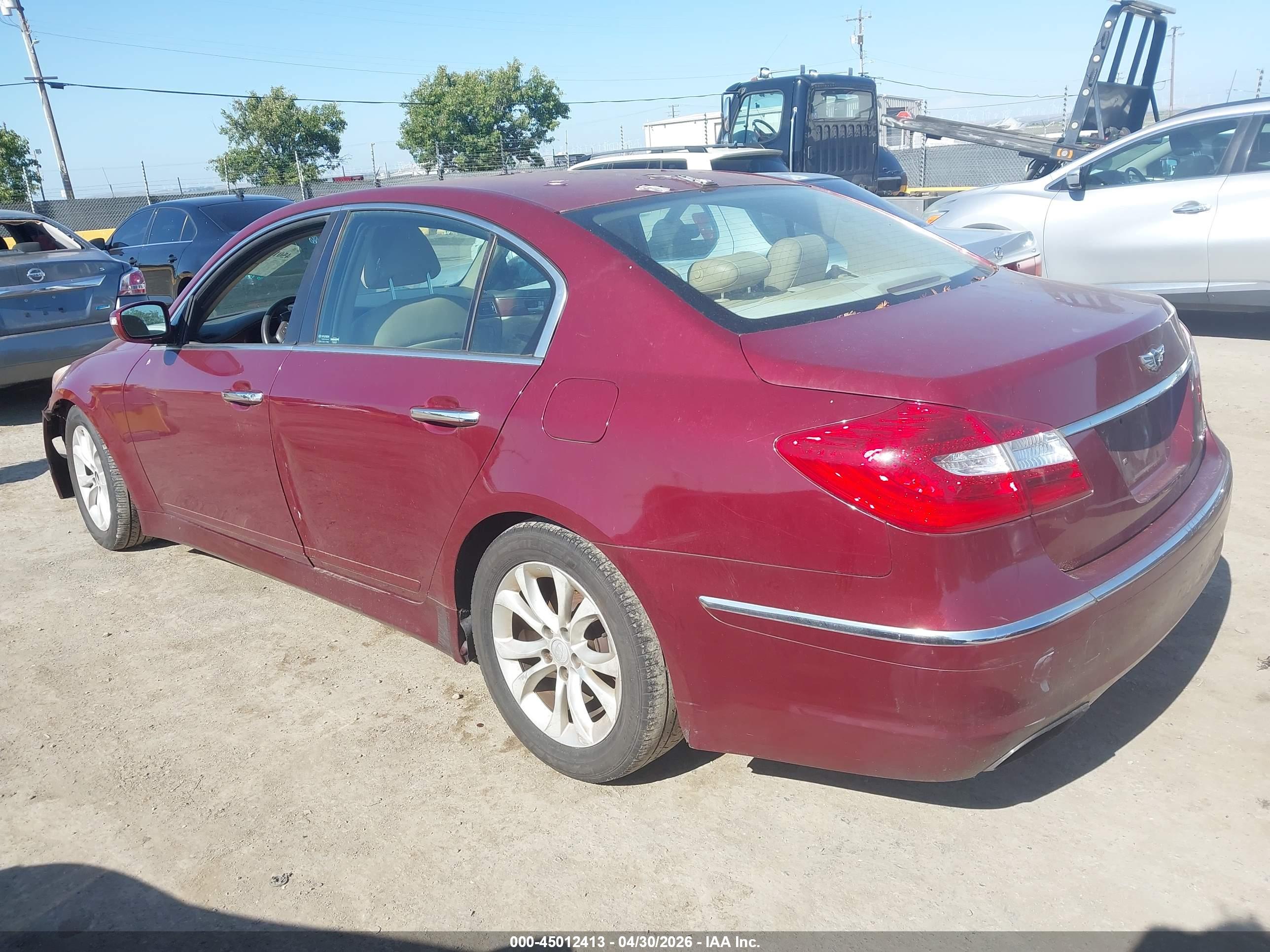 HYUNDAI GENESIS image 3