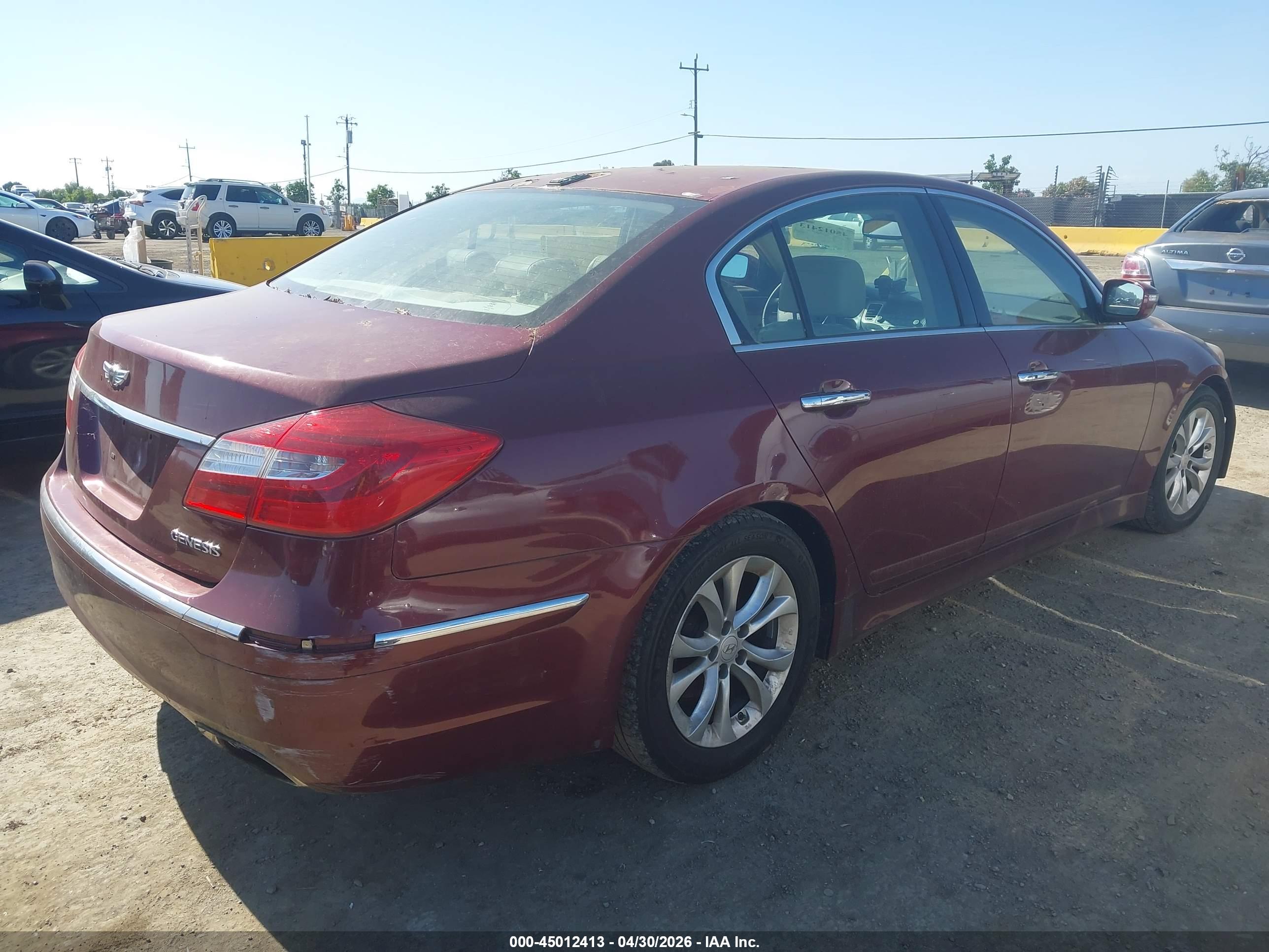HYUNDAI GENESIS image 4