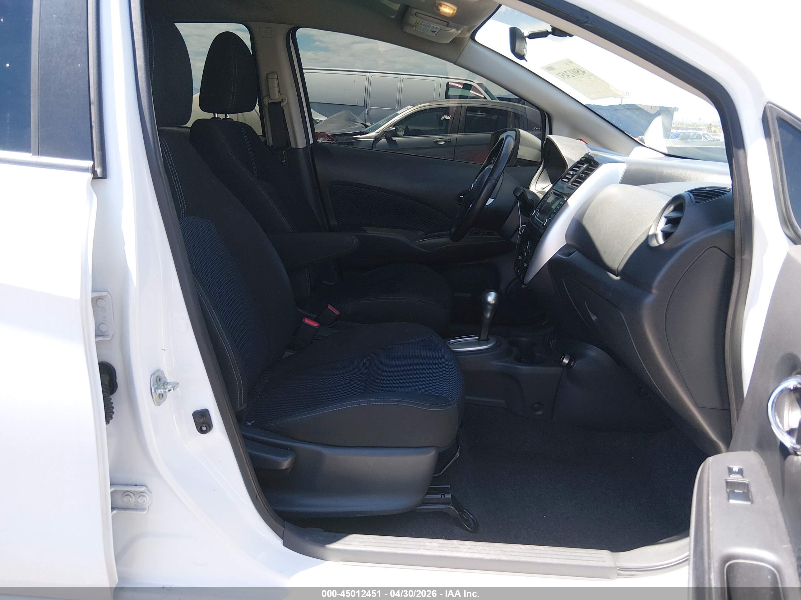 NISSAN VERSA image 5