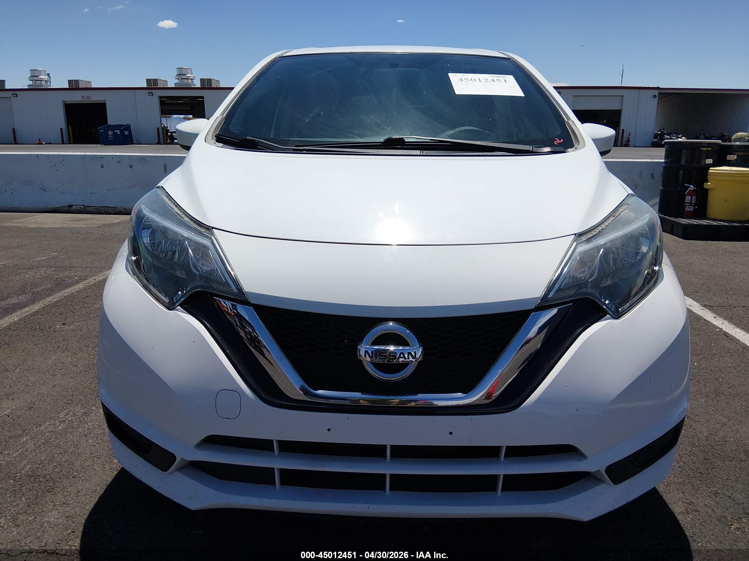 NISSAN VERSA image 6