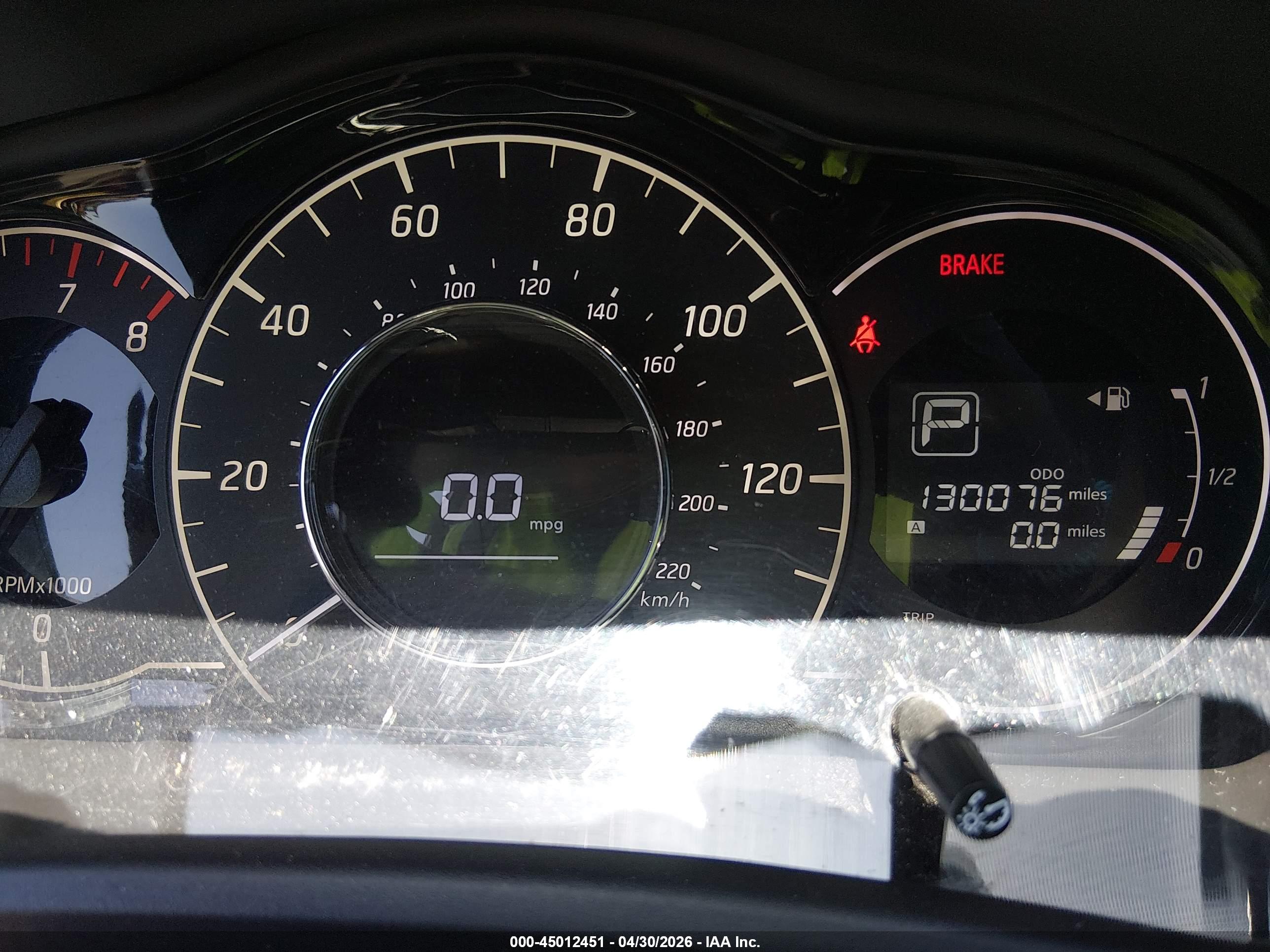 NISSAN VERSA image 7