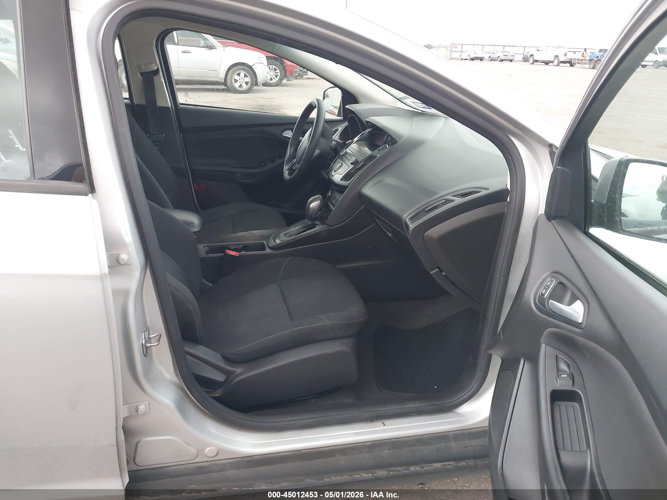 FORD FOCUS image 5