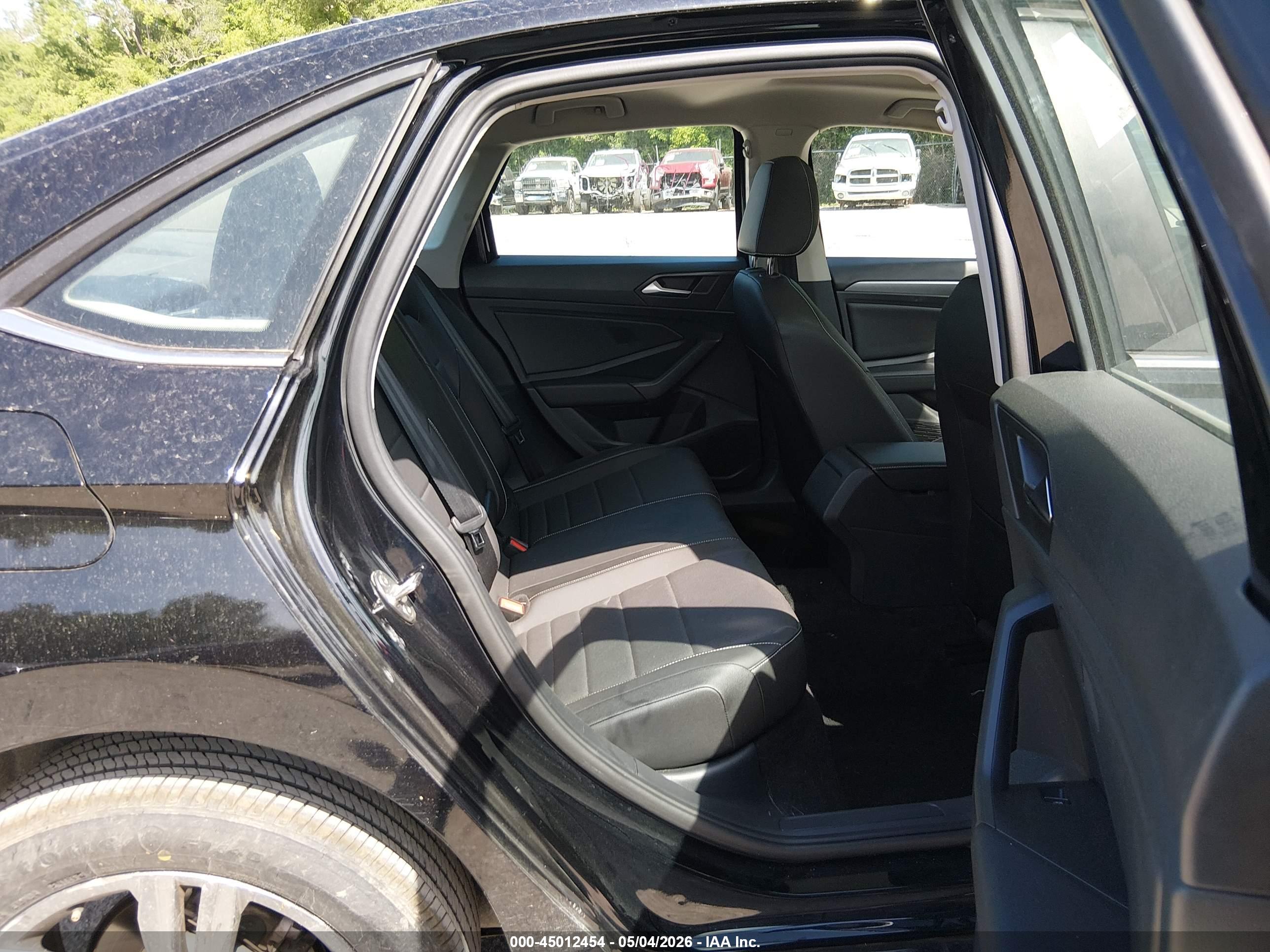 VOLKSWAGEN JETTA image 8