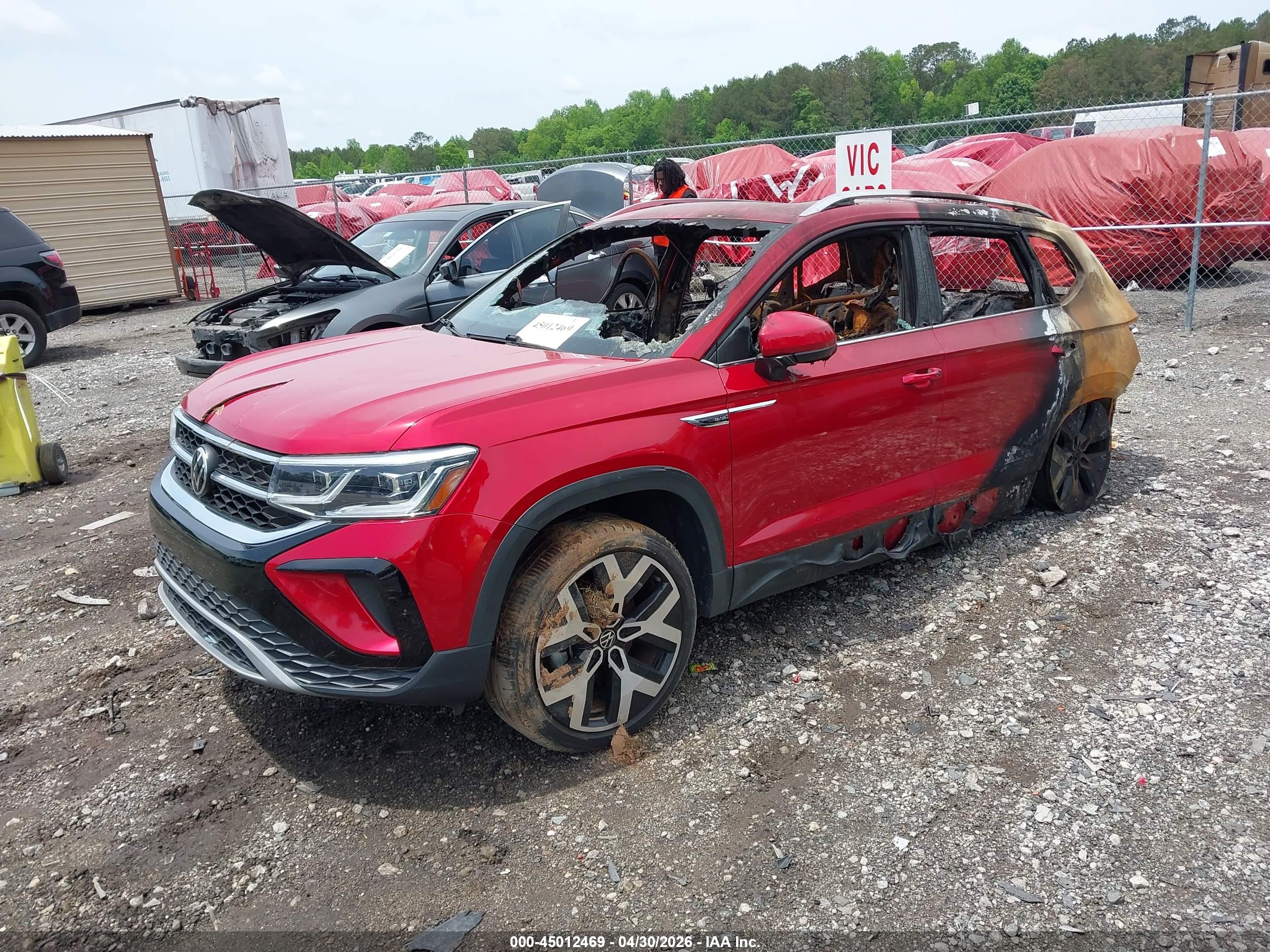 VOLKSWAGEN TAOS image 2