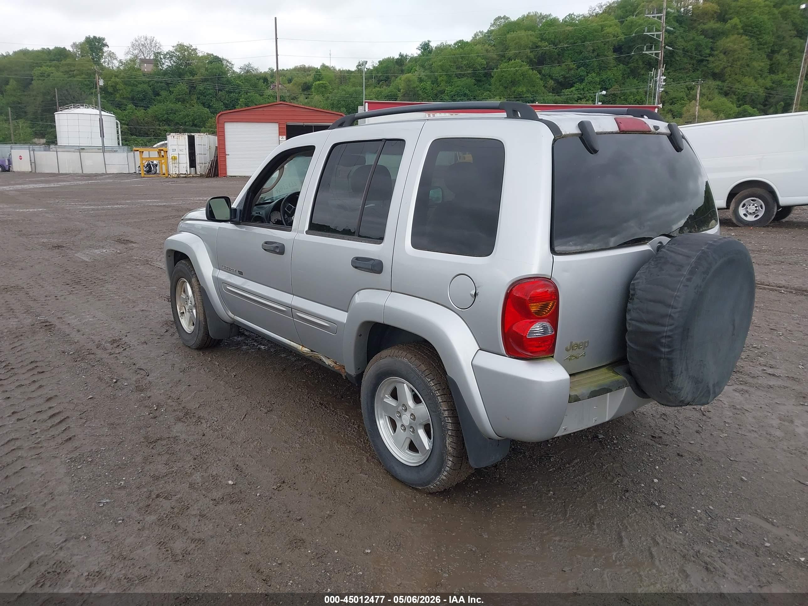 JEEP LIBERTY image 3