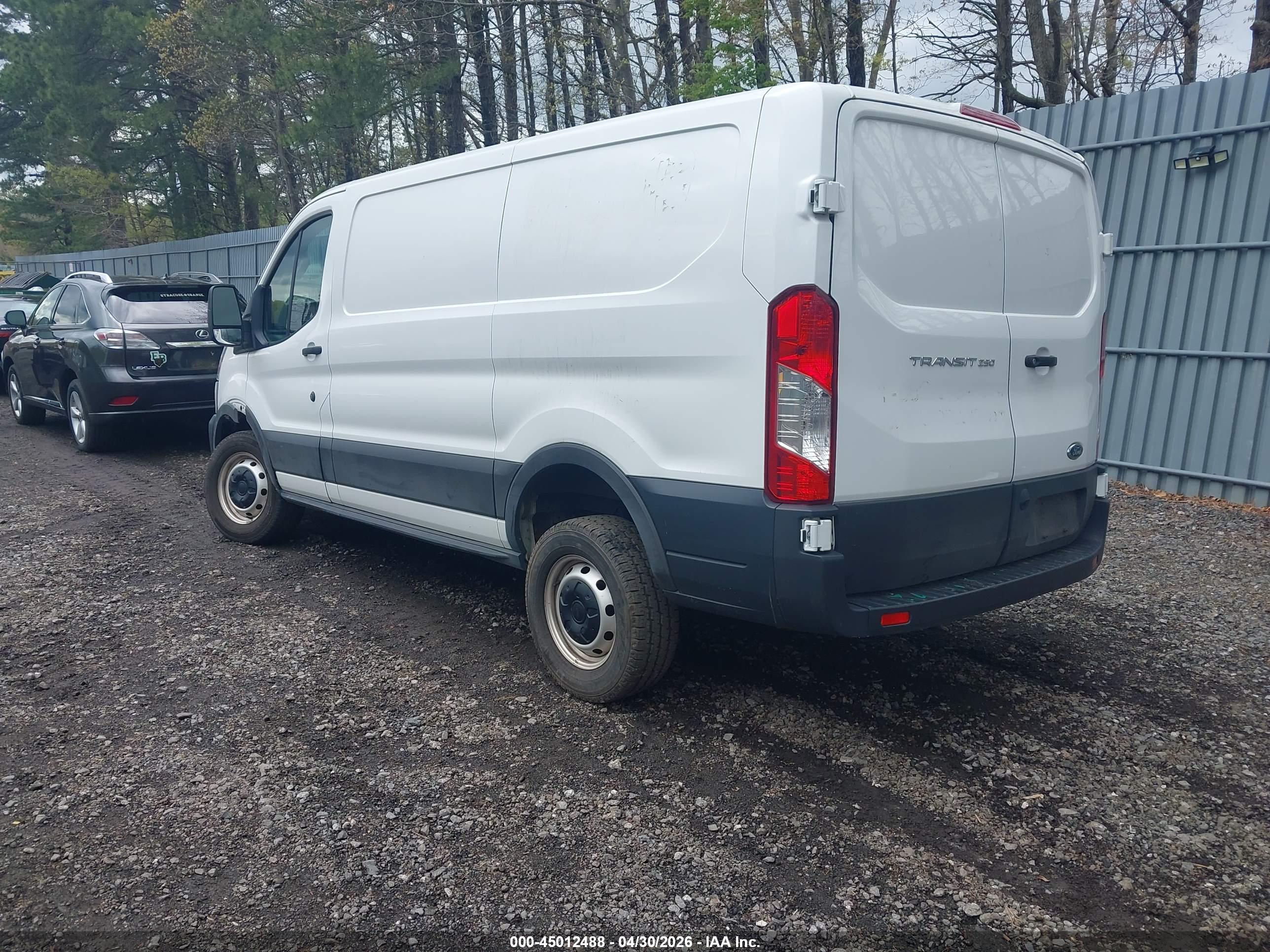 FORD TRANSIT-250 image 3