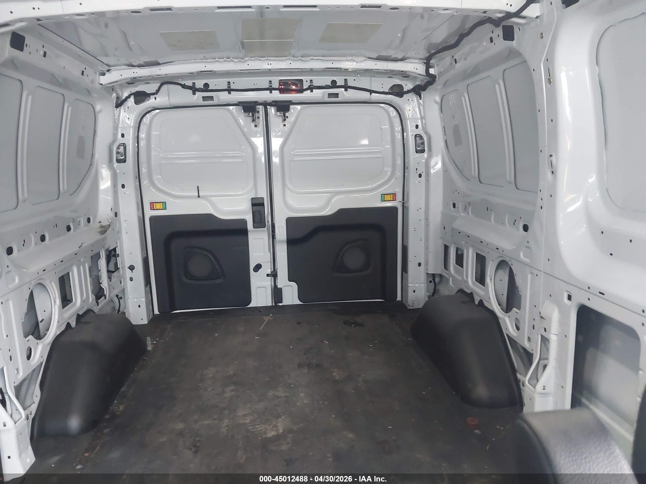 FORD TRANSIT-250 image 8