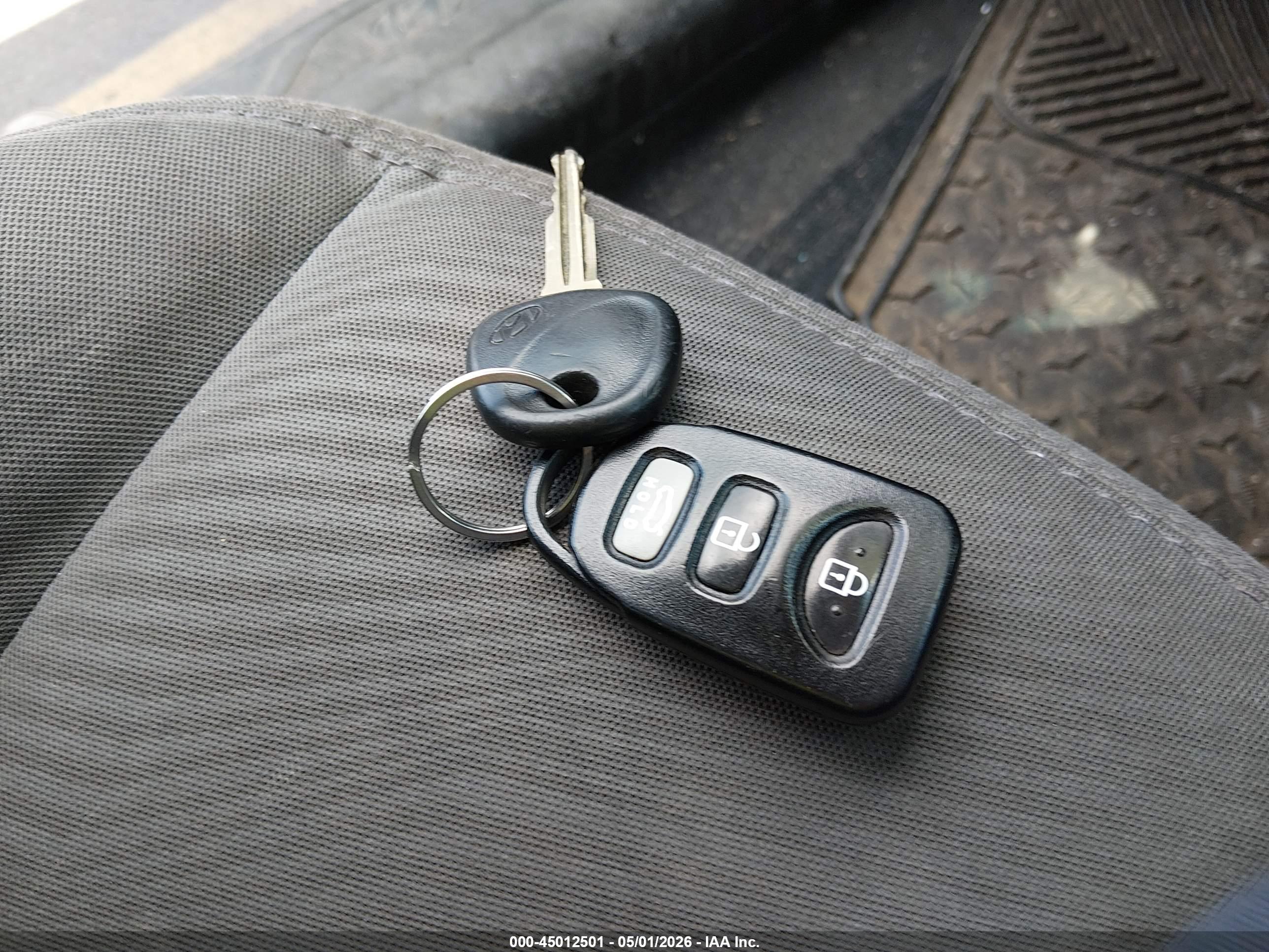 HYUNDAI ELANTRA image 11