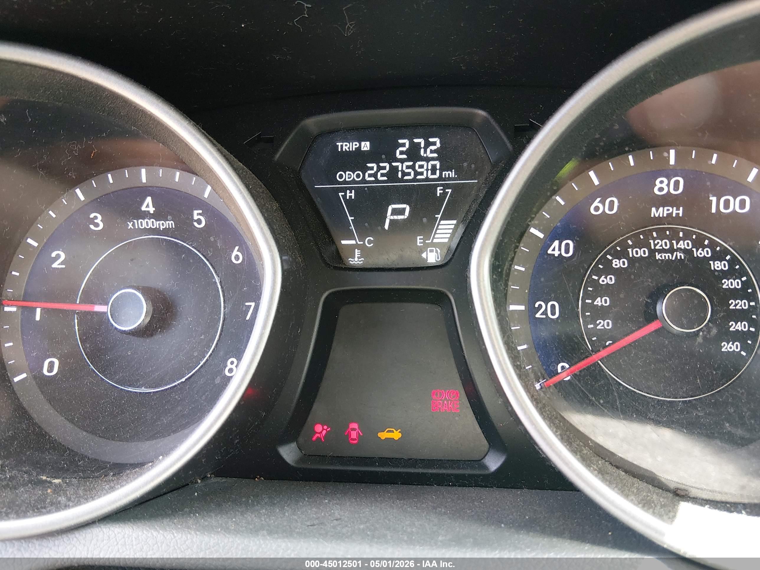 HYUNDAI ELANTRA image 7
