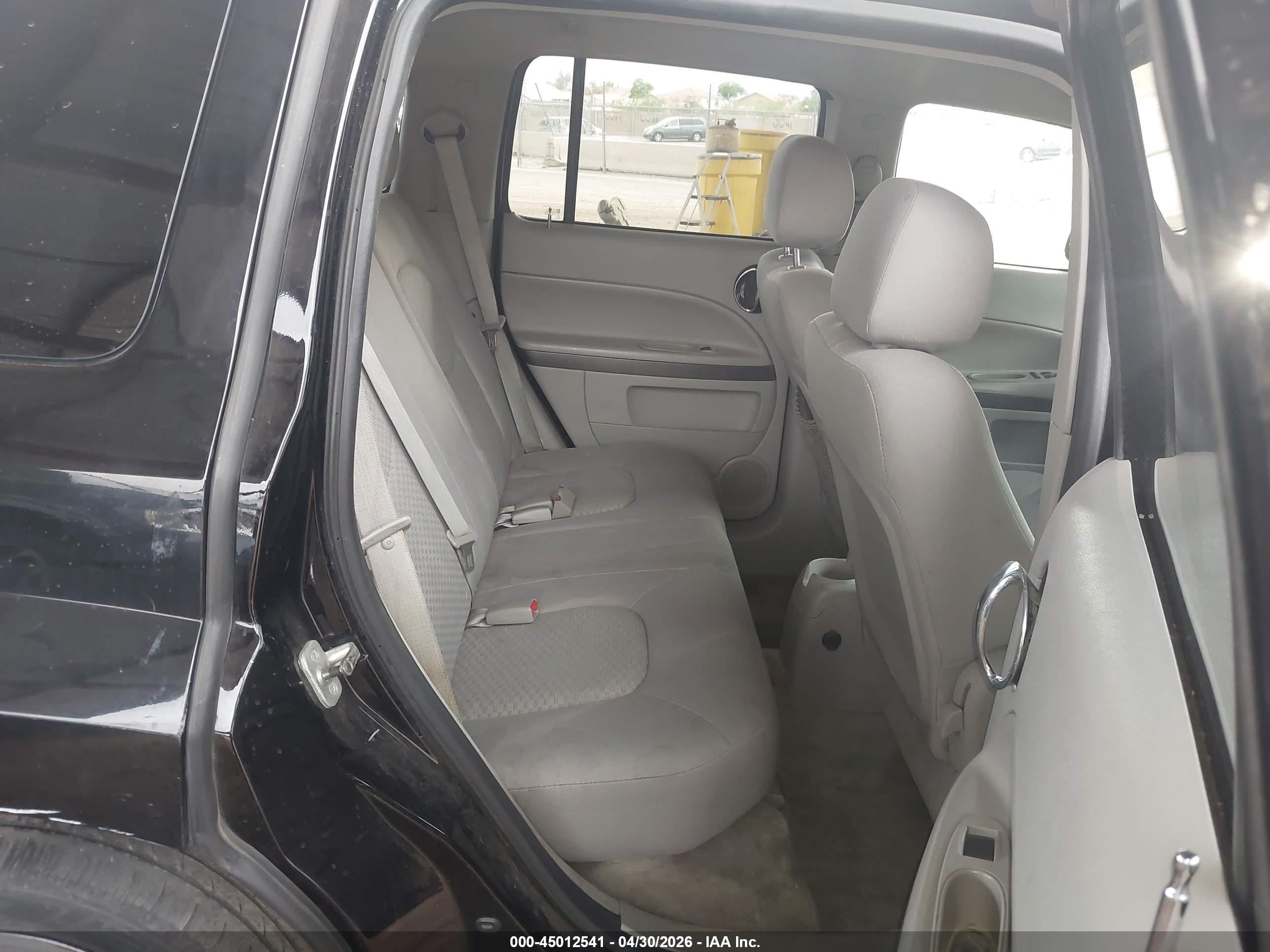 CHEVROLET HHR image 8