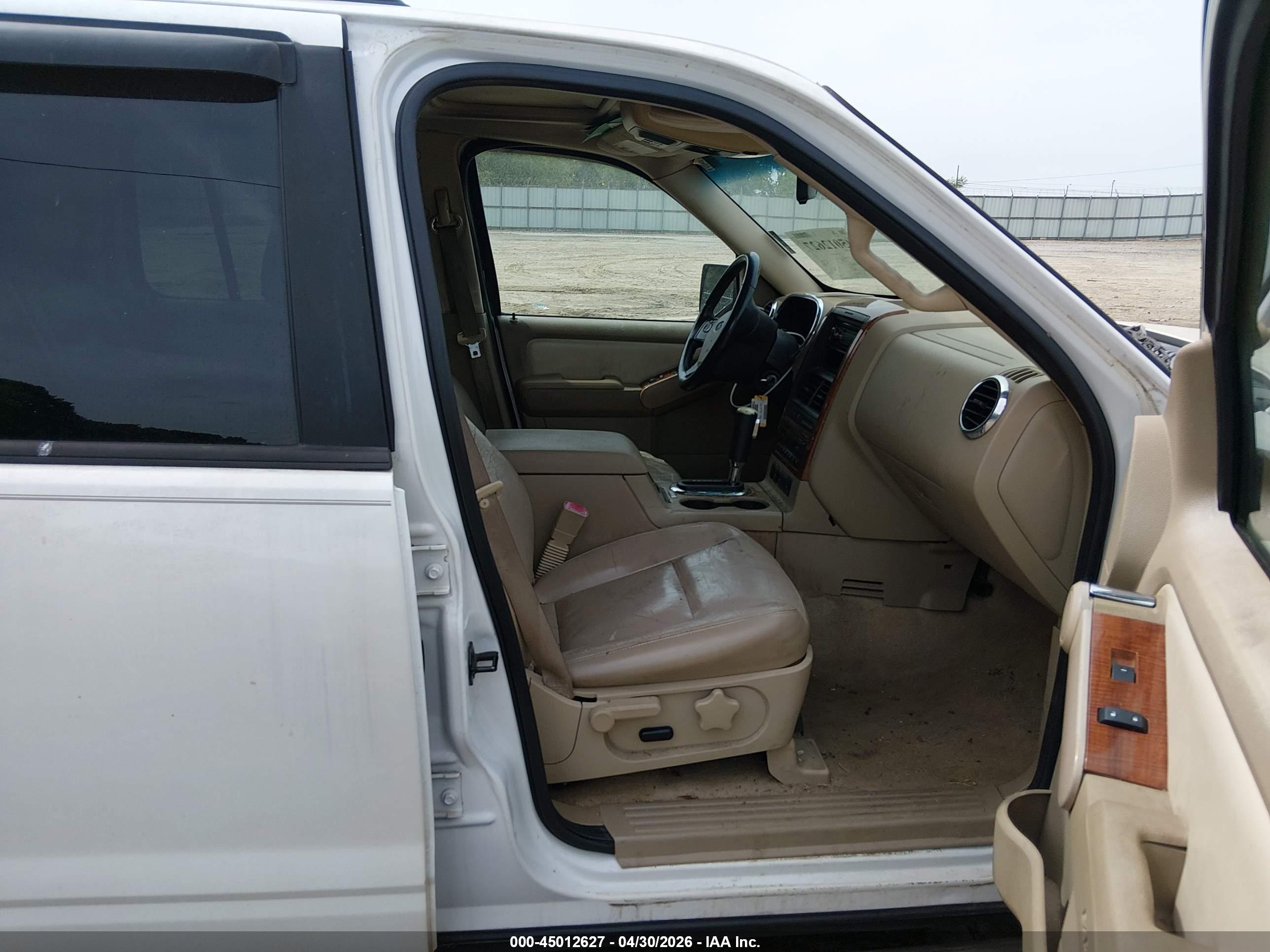 FORD EXPLORER image 5