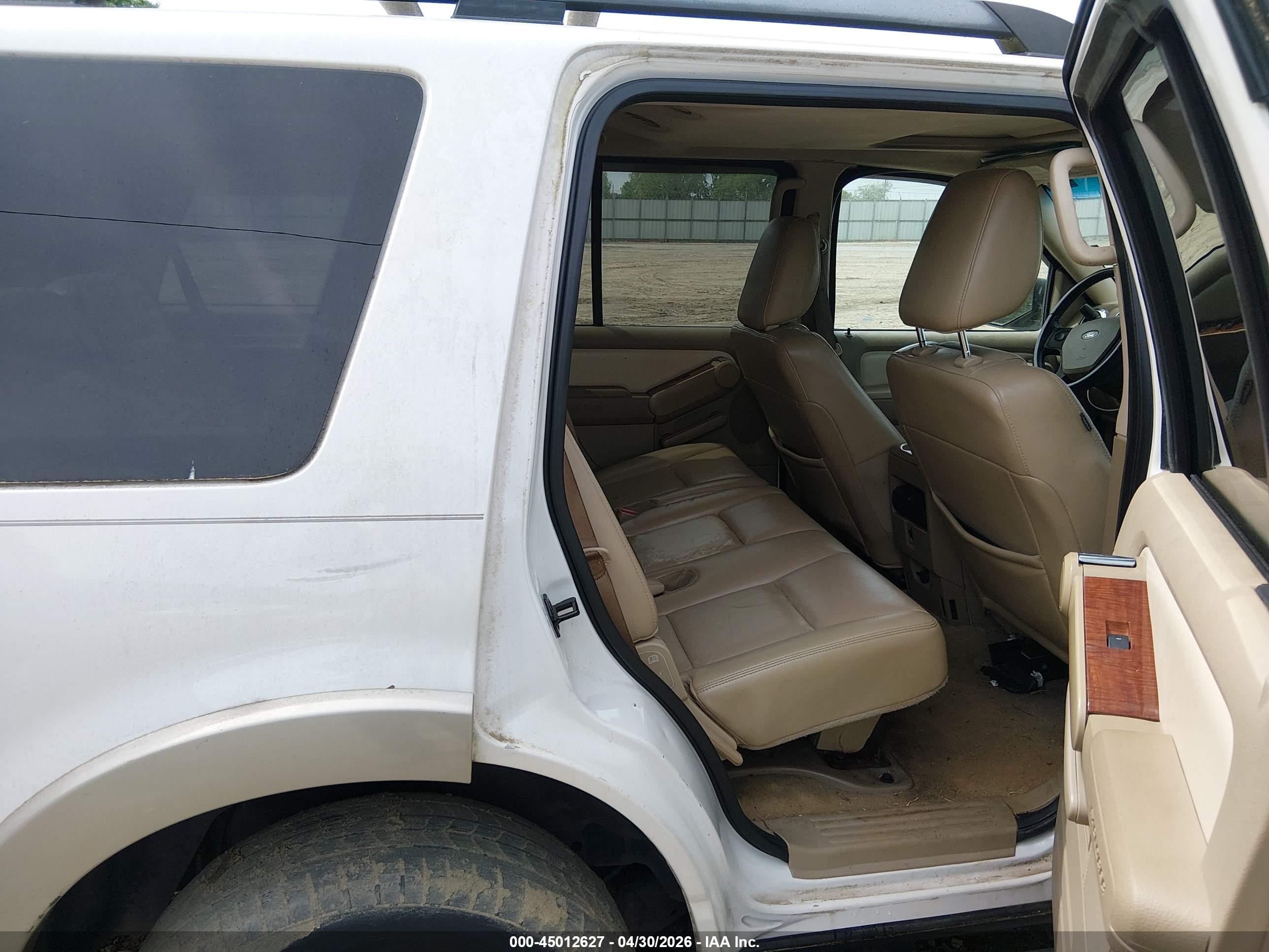 FORD EXPLORER image 8
