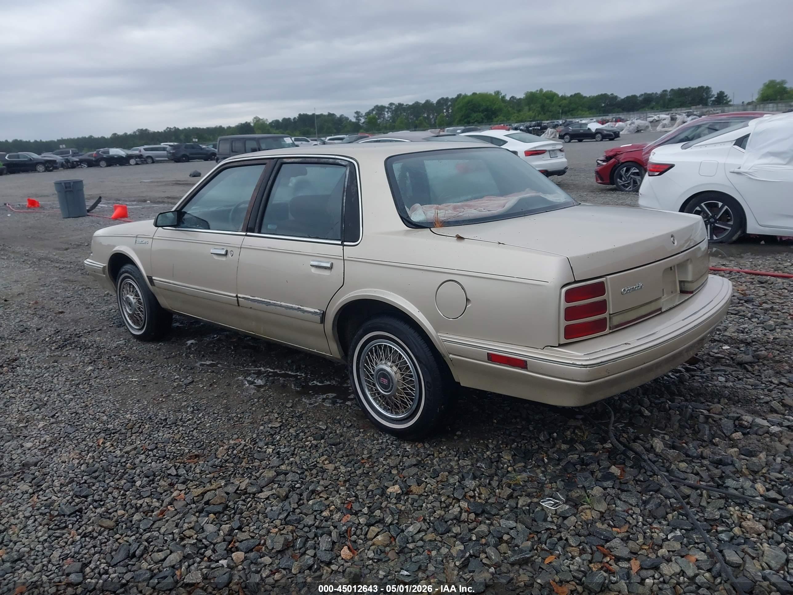 OLDSMOBILE CUTLASS image 3