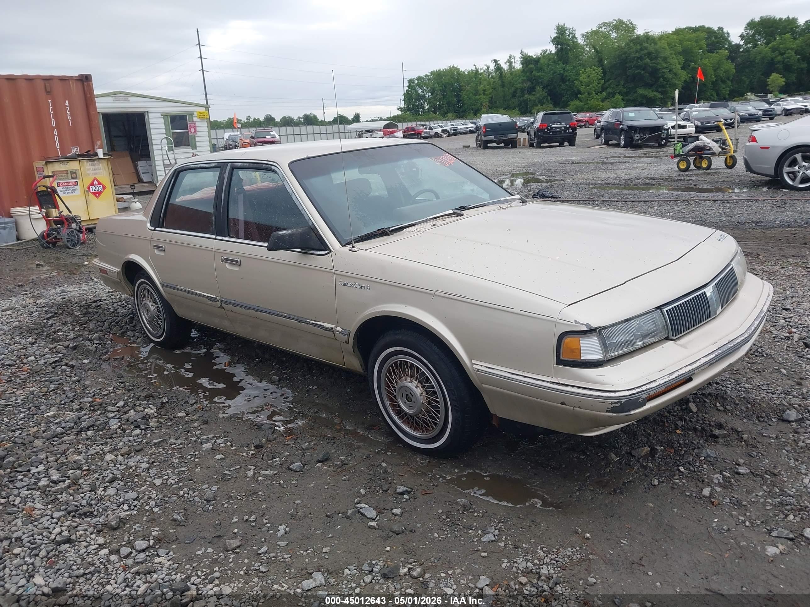 OLDSMOBILE CUTLASS image 6