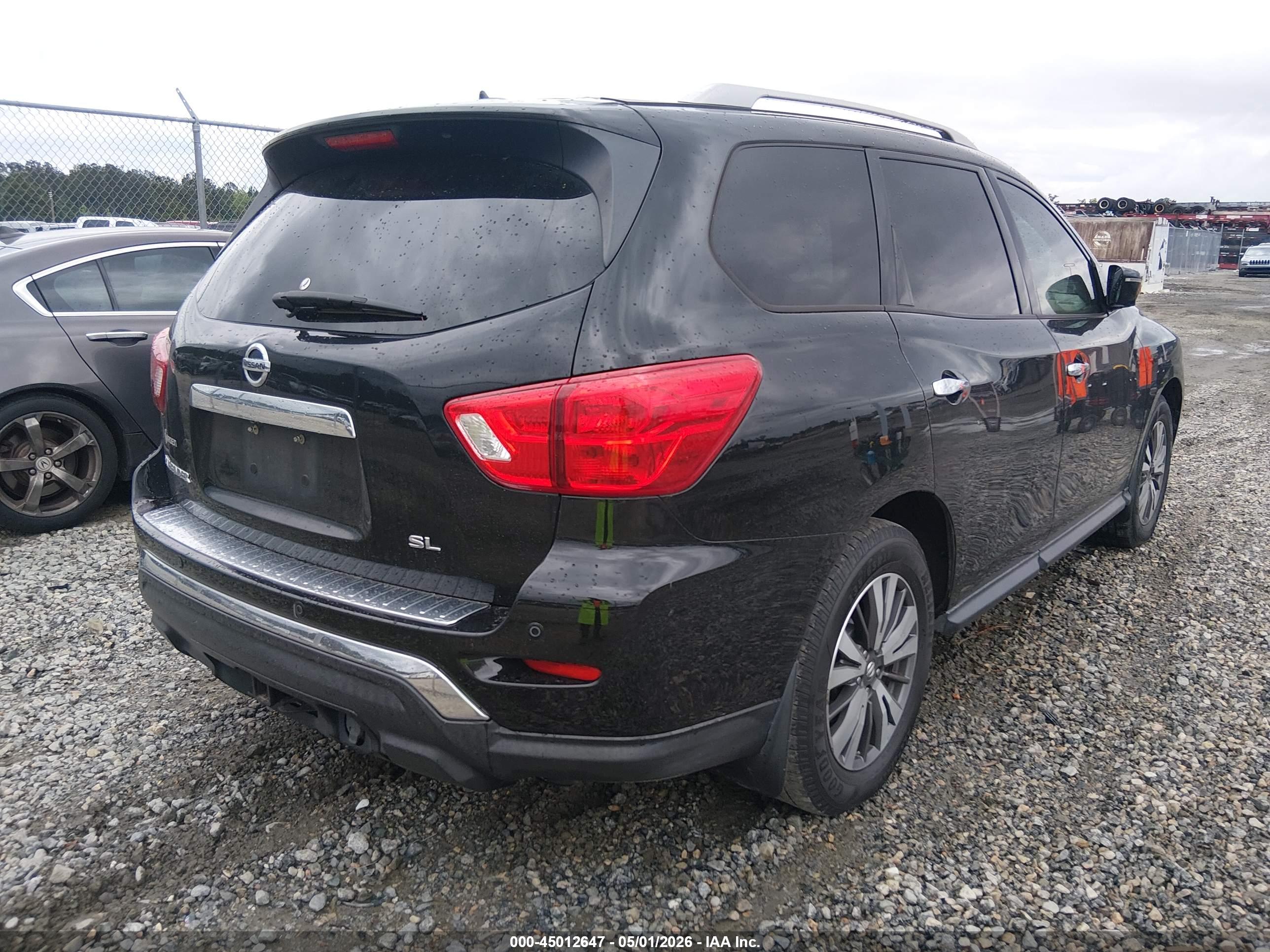 NISSAN PATHFINDER image 4