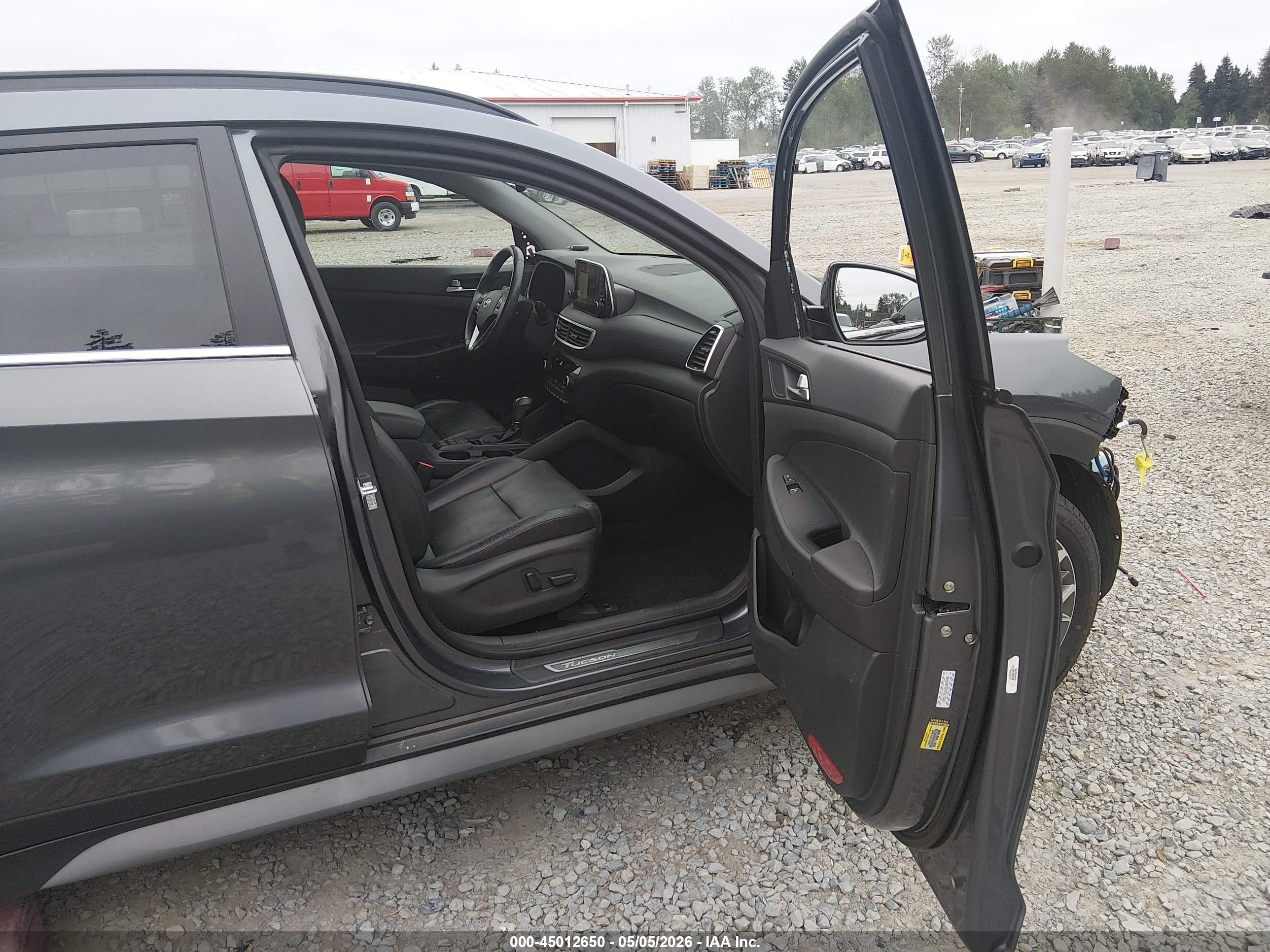 HYUNDAI TUCSON image 5