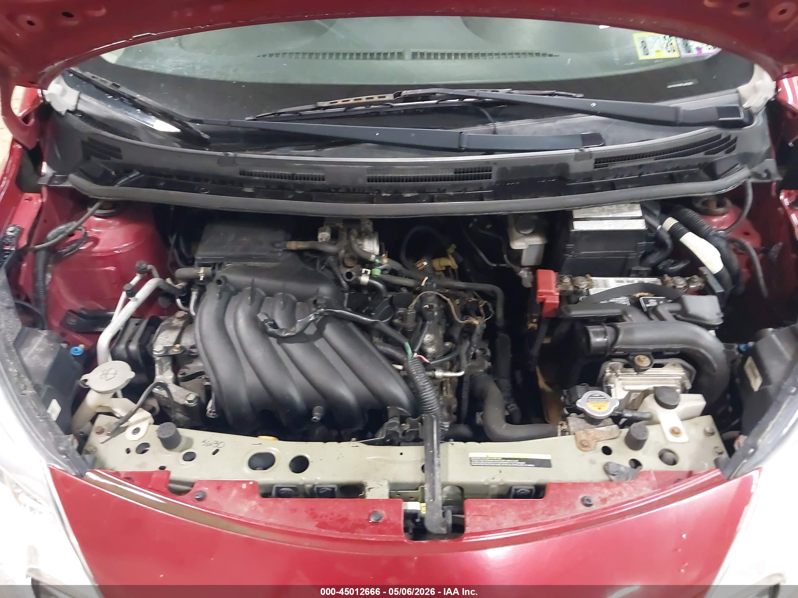 NISSAN VERSA image 10