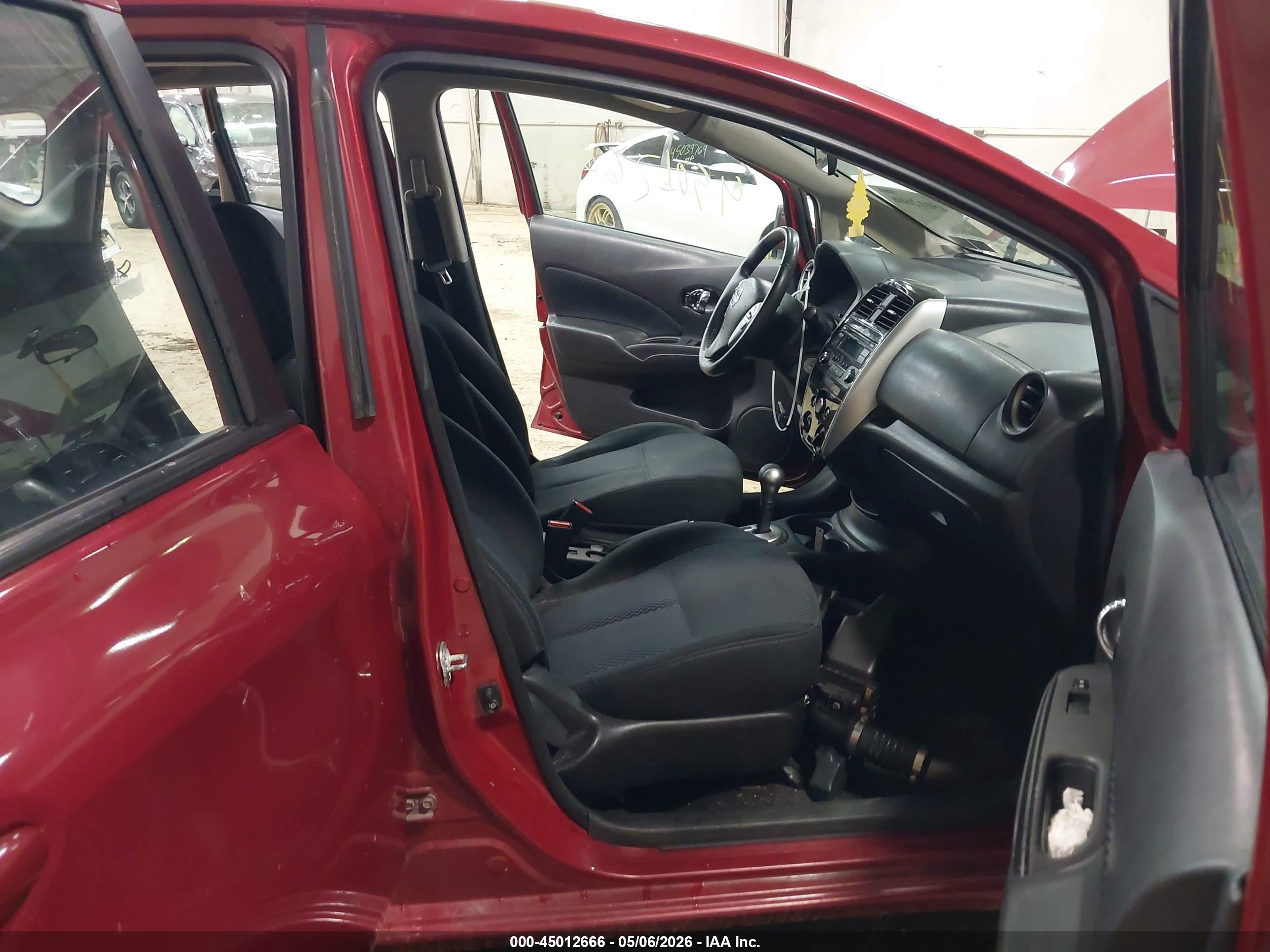 NISSAN VERSA image 8