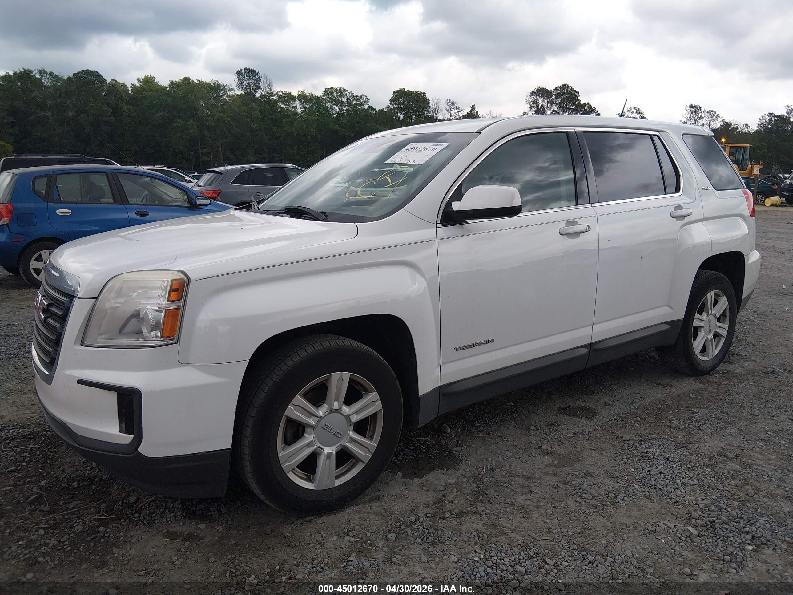 GMC TERRAIN image 6