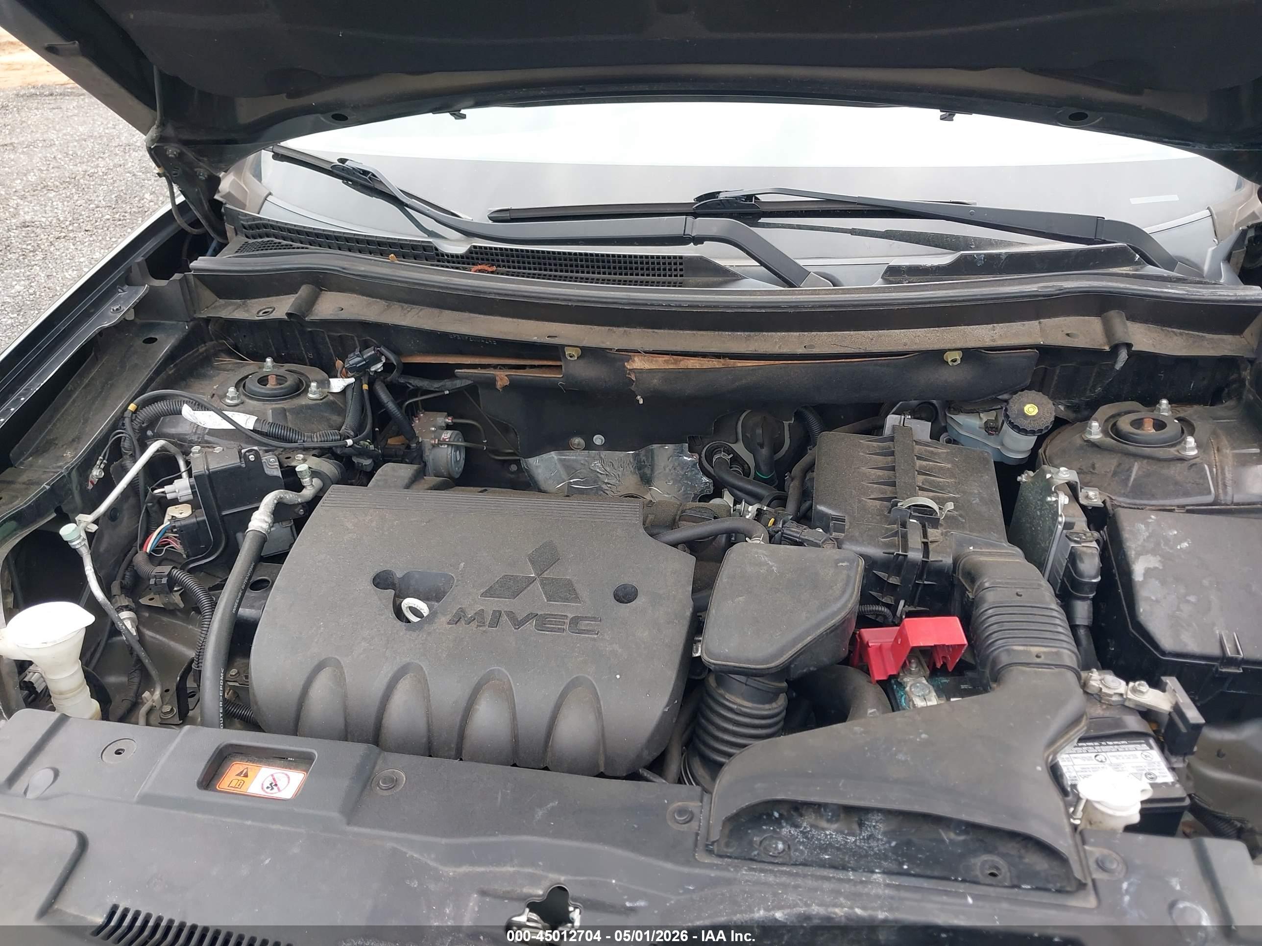 MITSUBISHI OUTLANDER image 10