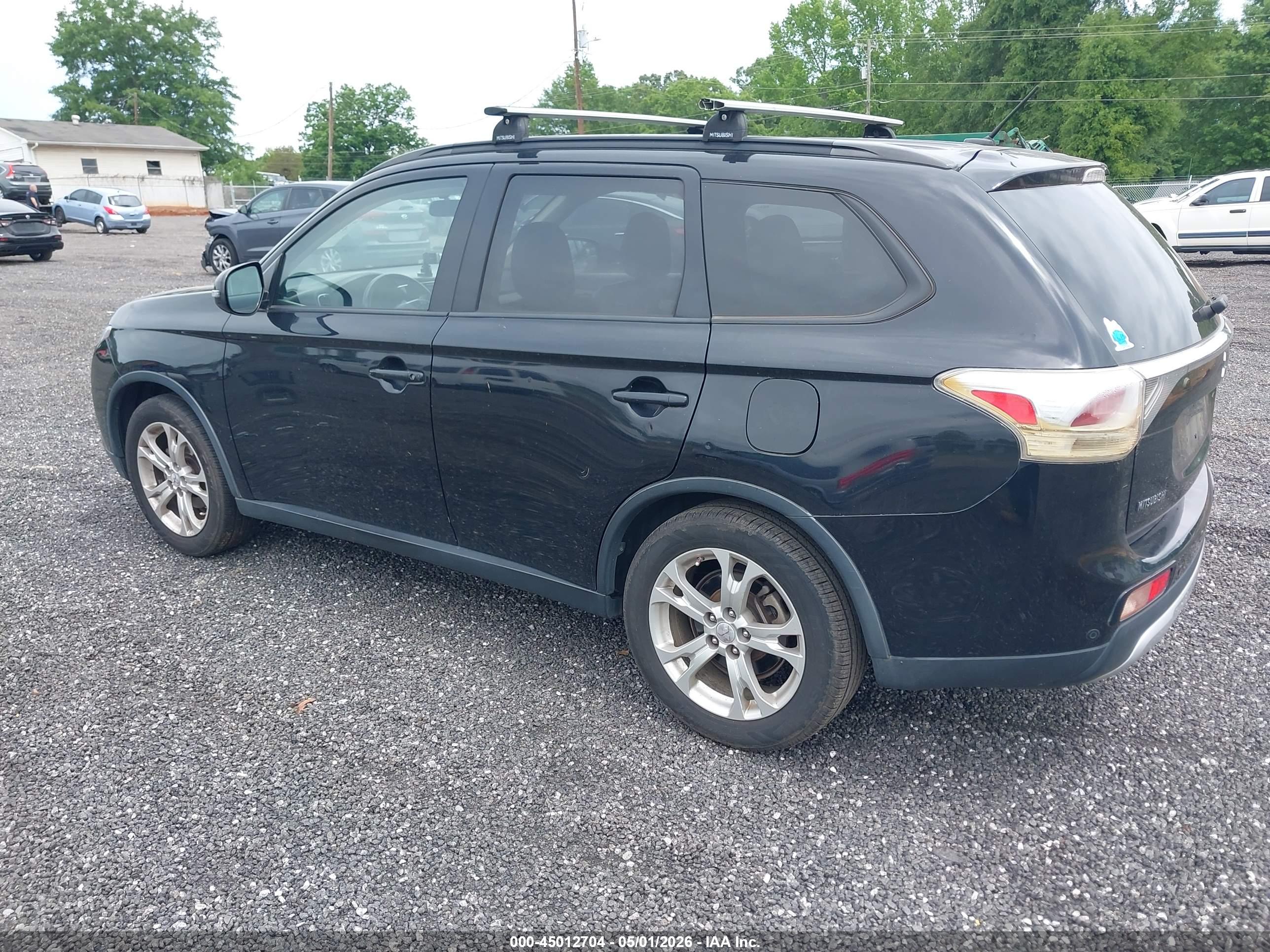MITSUBISHI OUTLANDER image 3
