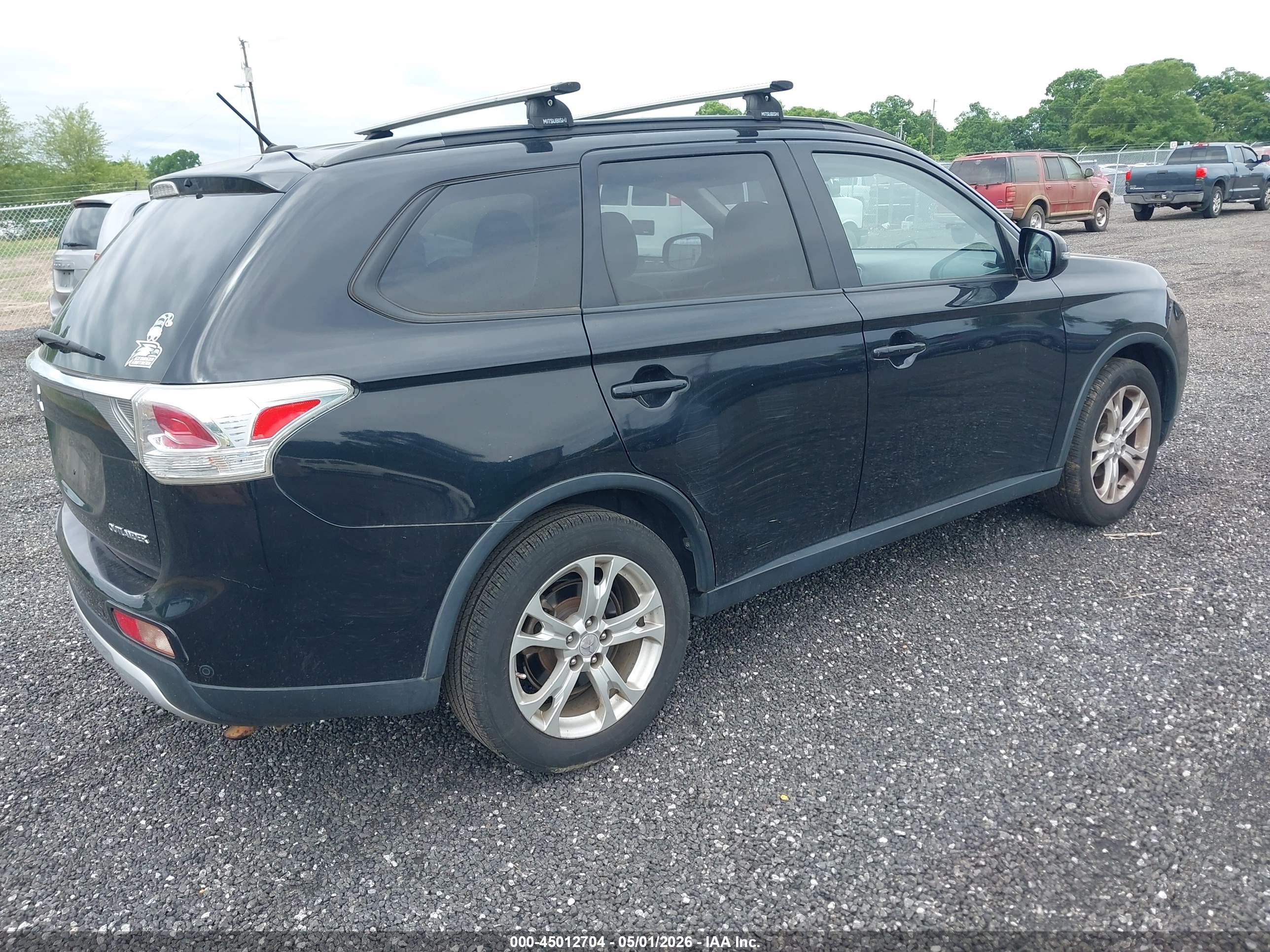 MITSUBISHI OUTLANDER image 4