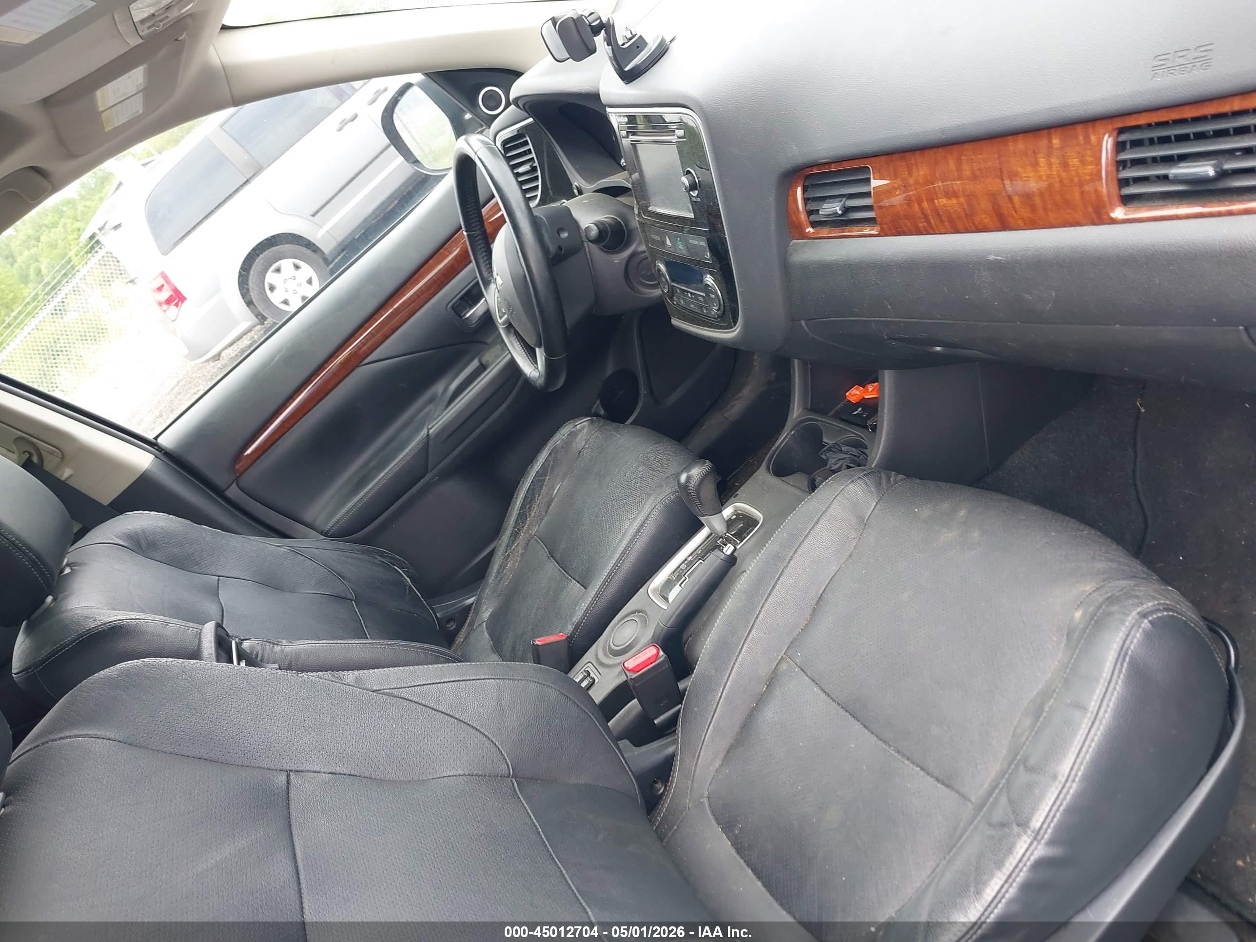 MITSUBISHI OUTLANDER image 5