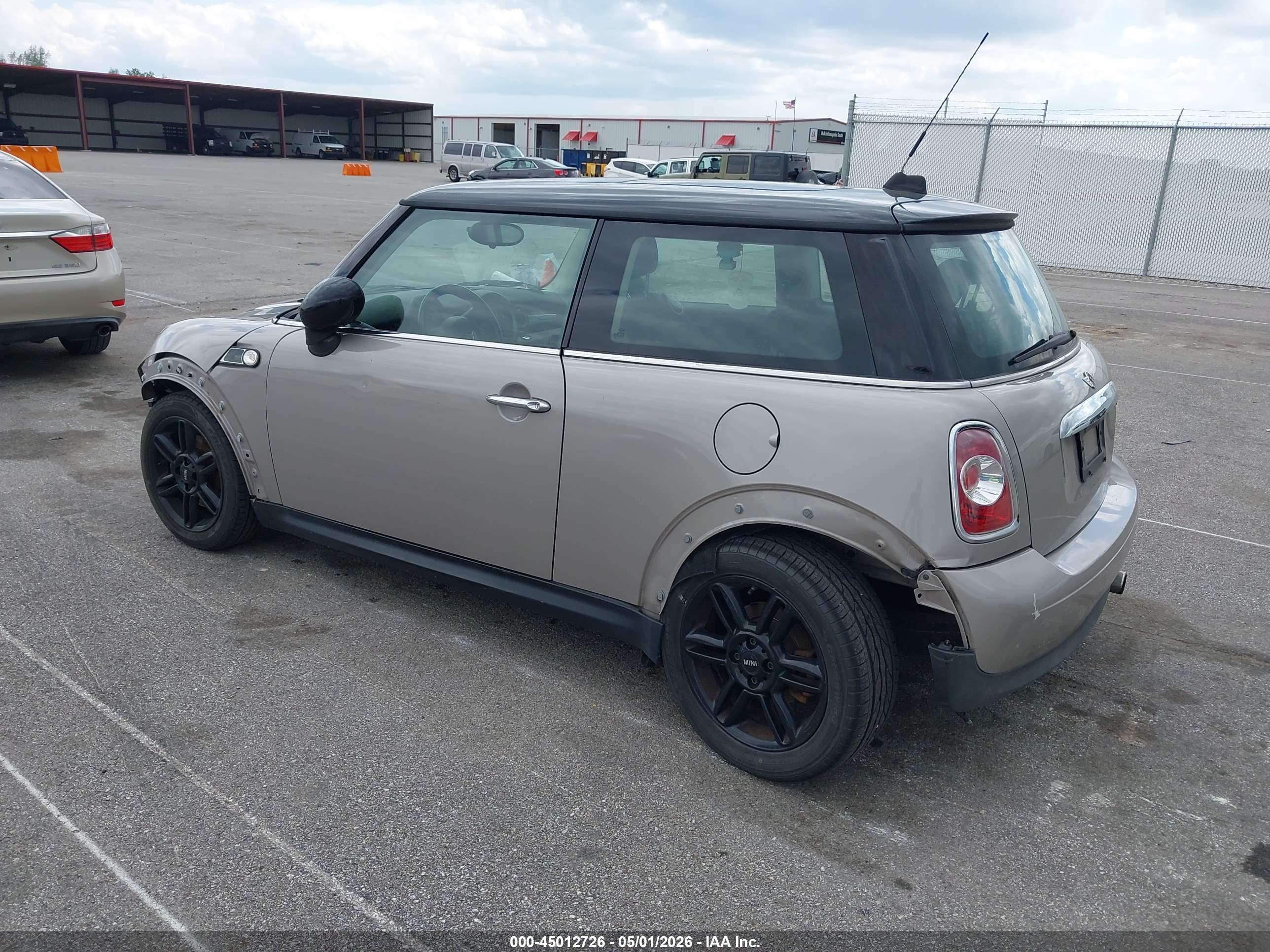 MINI COOPER image 3
