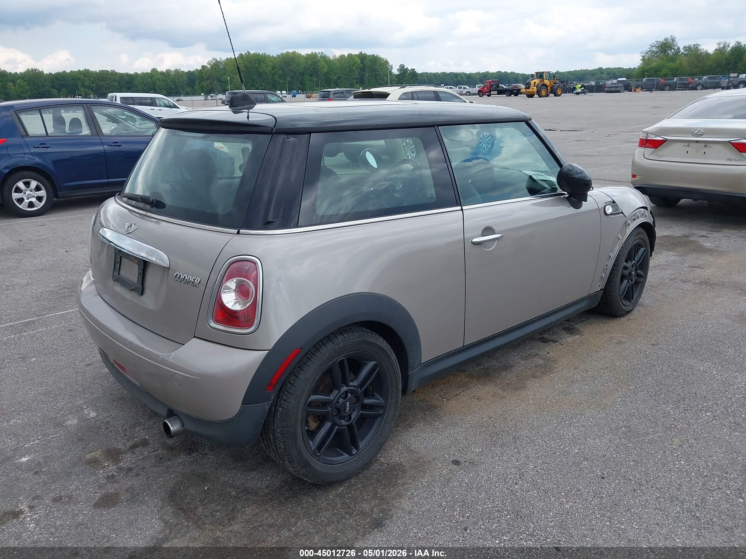 MINI COOPER image 4