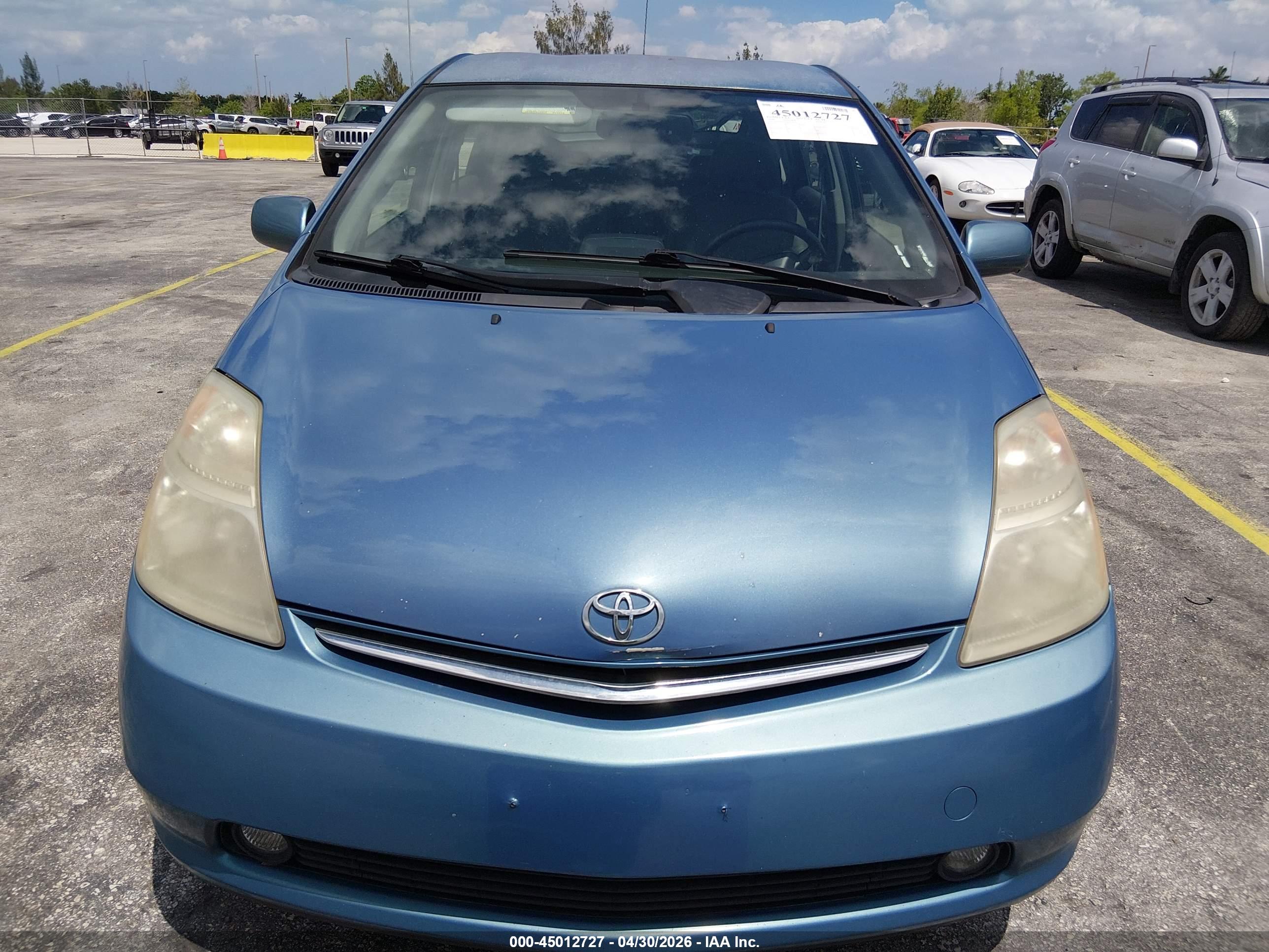 TOYOTA PRIUS image 6