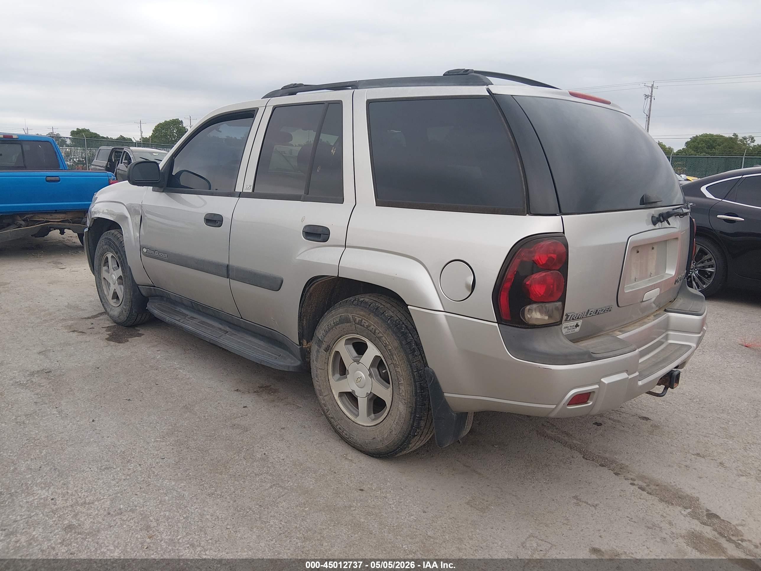 CHEVROLET TRAILBLAZER image 3
